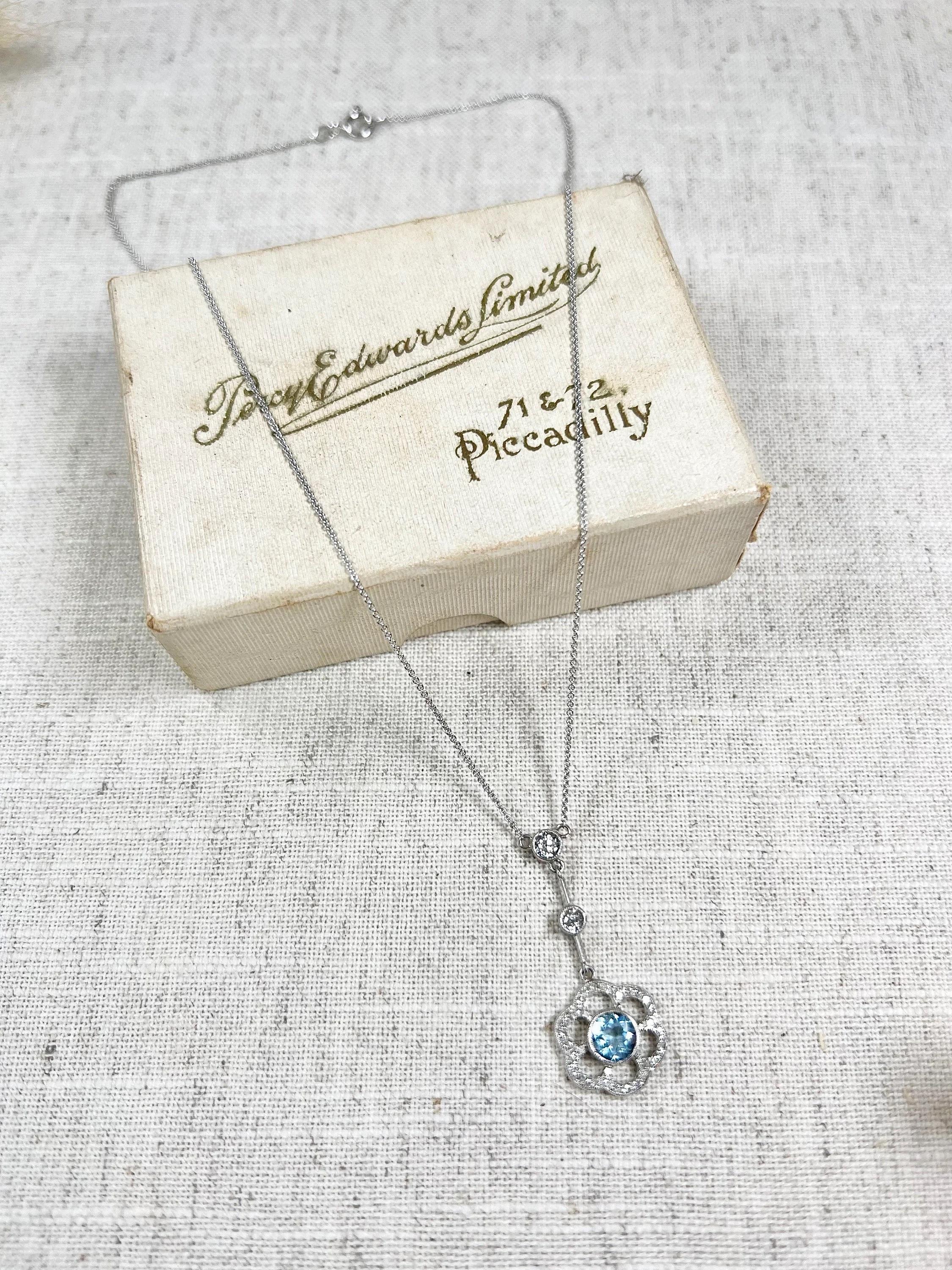 18ct White Gold Edwardian Aquamarine Diamond Articulated Flower Pendant Necklace For Sale 3
