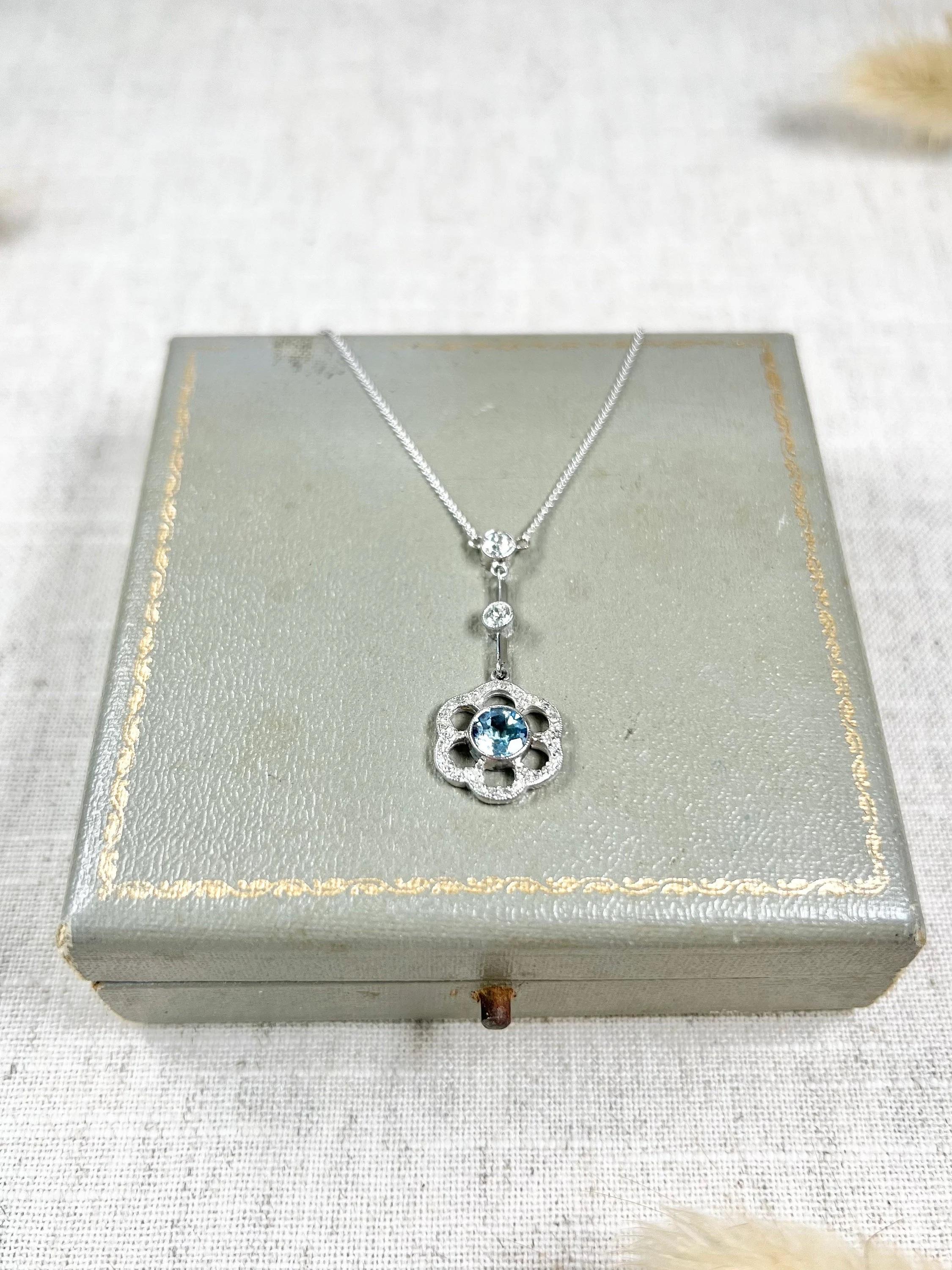 18ct White Gold Edwardian Aquamarine Diamond Articulated Flower Pendant Necklace For Sale 4