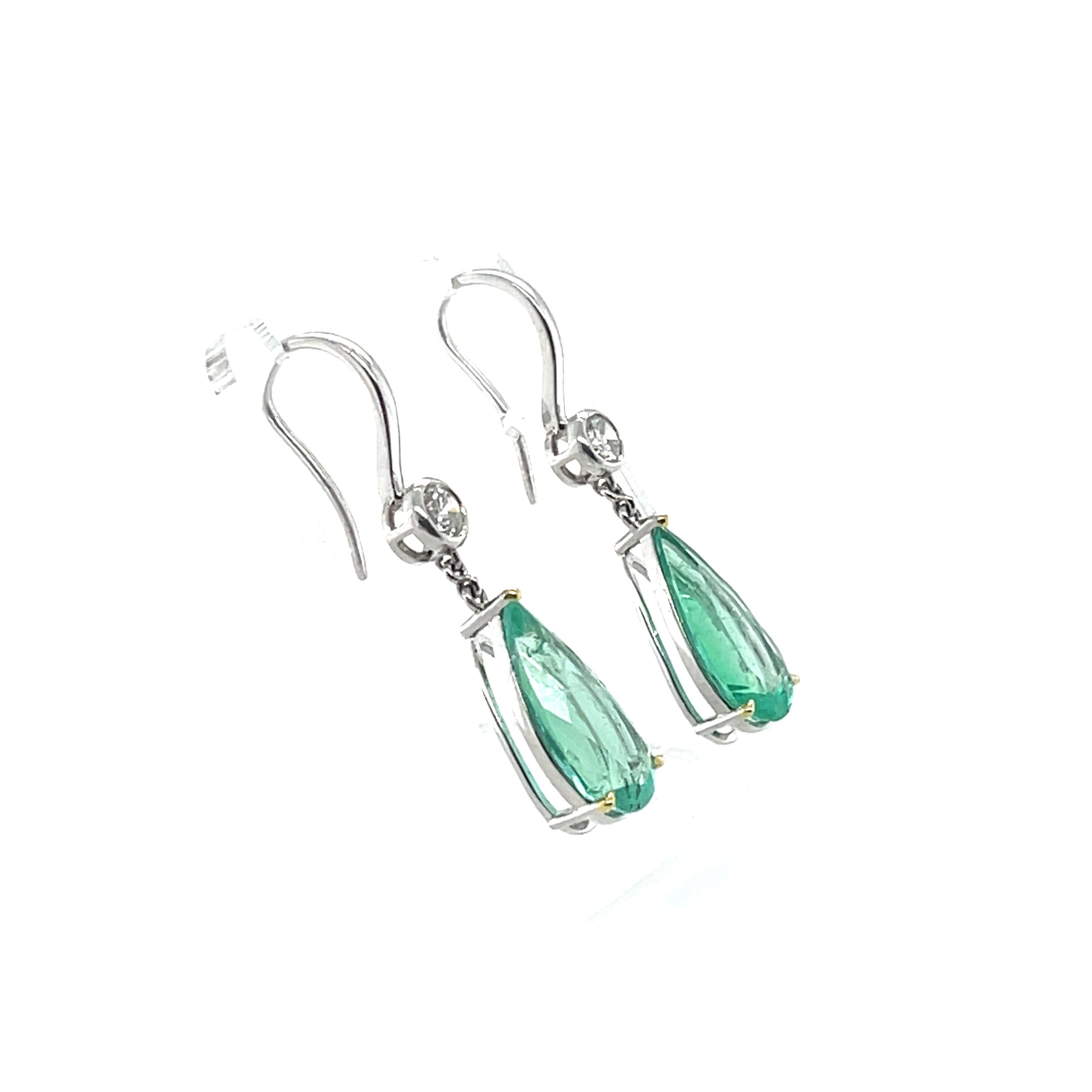 Contemporary 18CT White Gold Emerald and Diamond Earring For Sale