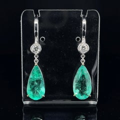 18CT White Gold Emerald and Diamond Earring