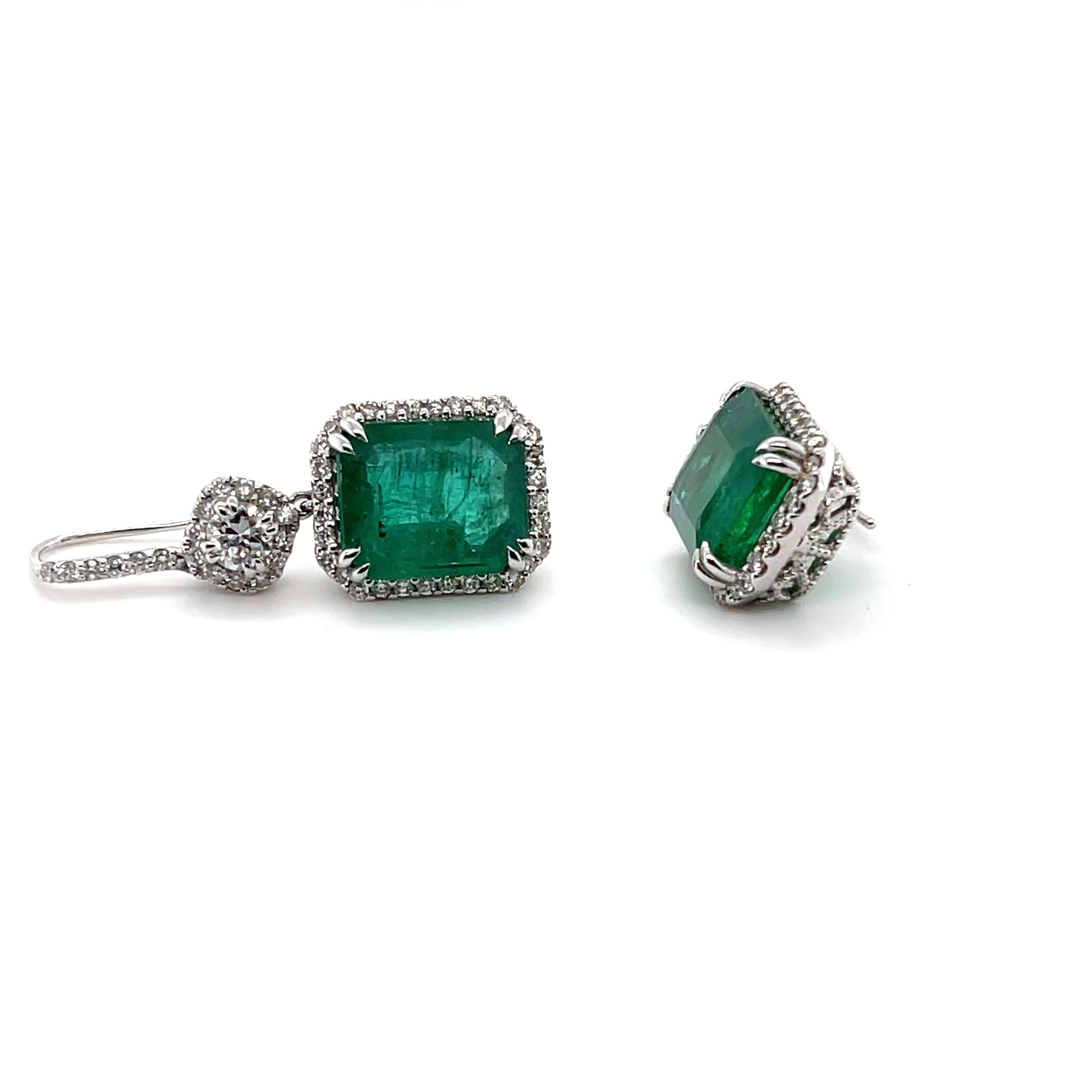Ohrringe aus 18 Karat Weißgold mit Smaragd und Diamant Damen im Angebot
