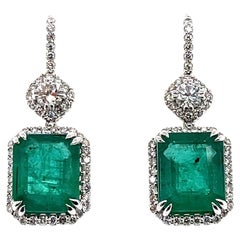 Ohrringe aus 18 Karat Weißgold mit Smaragd und Diamant