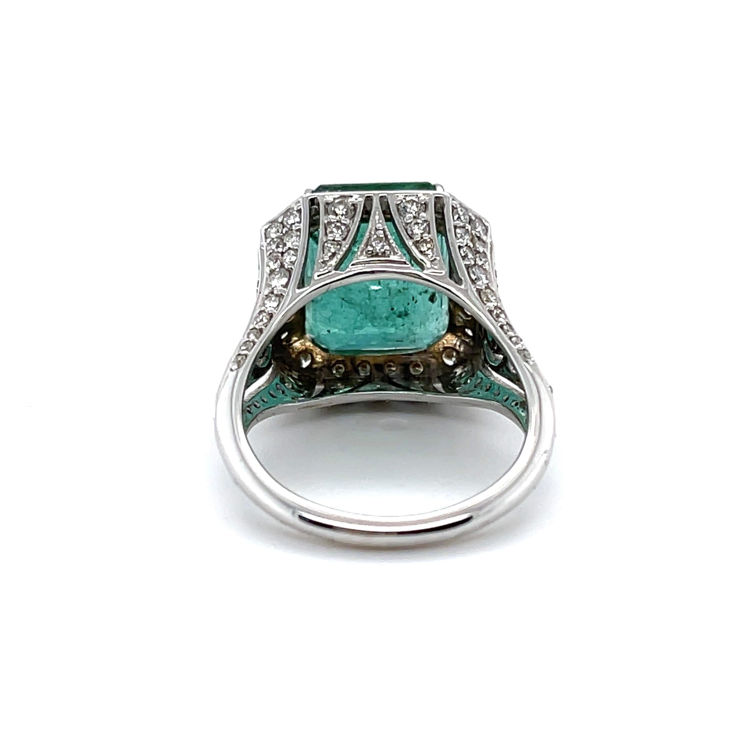 18 Karat Weißgold Ring mit Smaragd und Diamant (Smaragdschliff) im Angebot