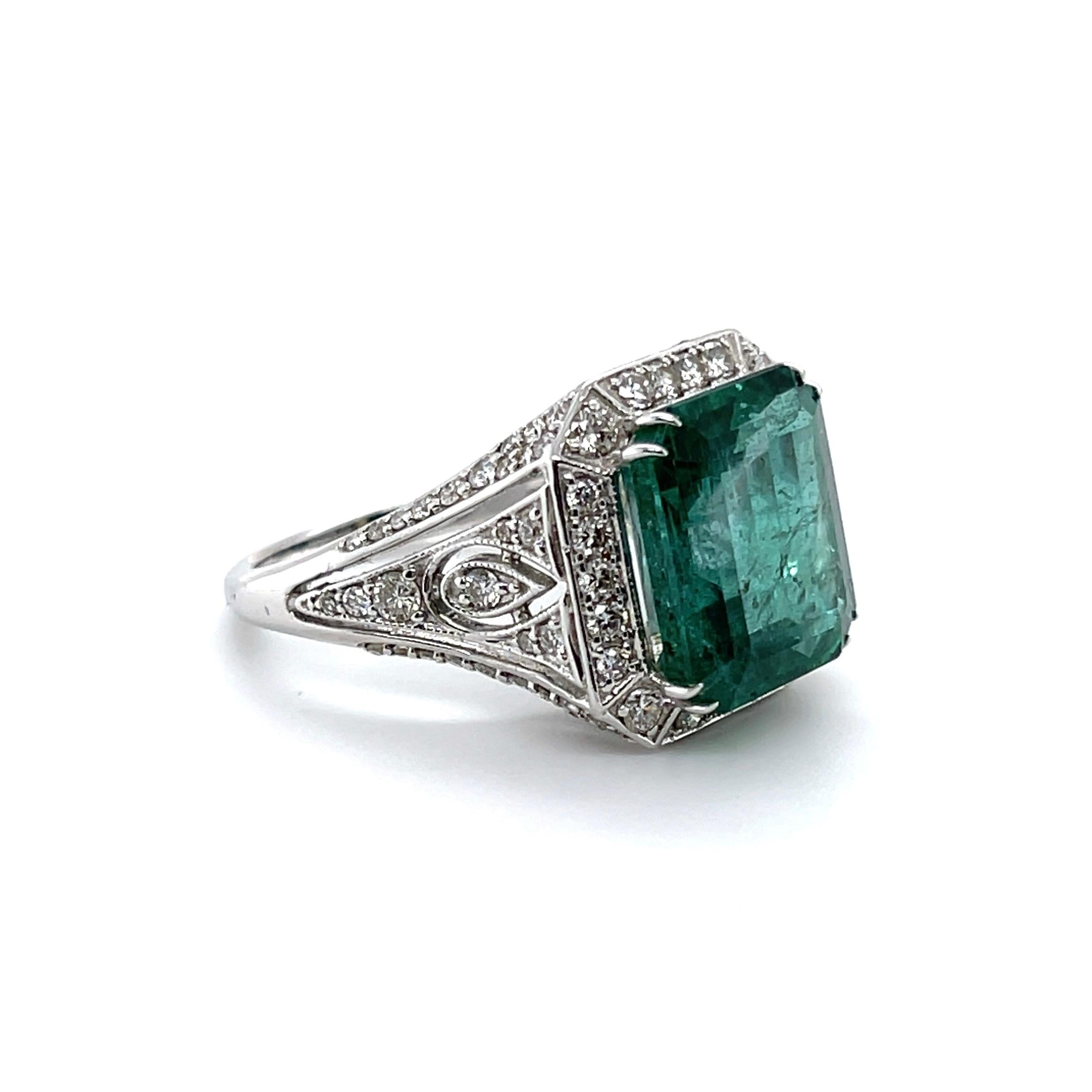 18 Karat Weißgold Ring mit Smaragd und Diamant im Angebot