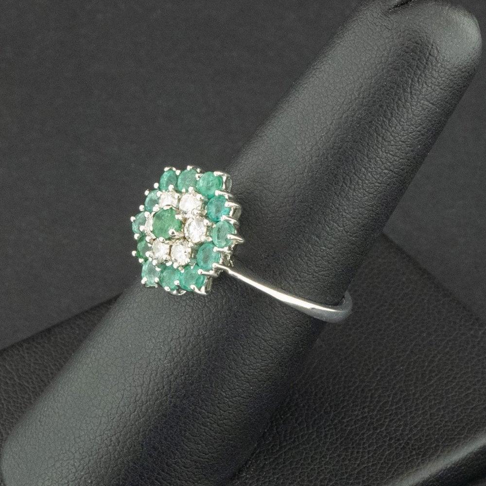 18ct White Gold Emerald and Diamond Ring Size N 3.5g In Good Condition For Sale In Southampton, GB