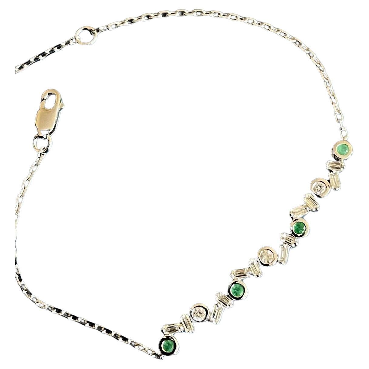 18ct White Gold Emerald Diamond Bracelet 0.50ct Halo Cluster Chain For Sale