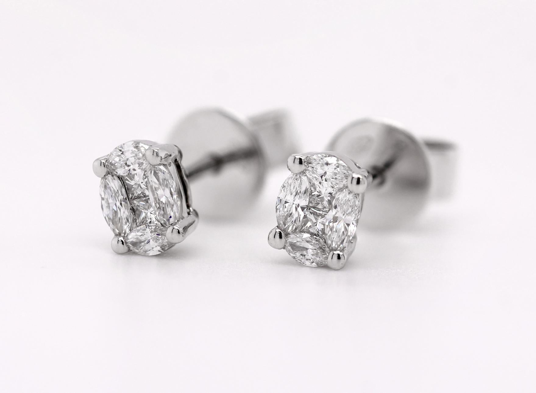 Contemporary 18ct White Gold Fancy Shape Natural Mined Diamond Oval Motif Stud Earrings For Sale