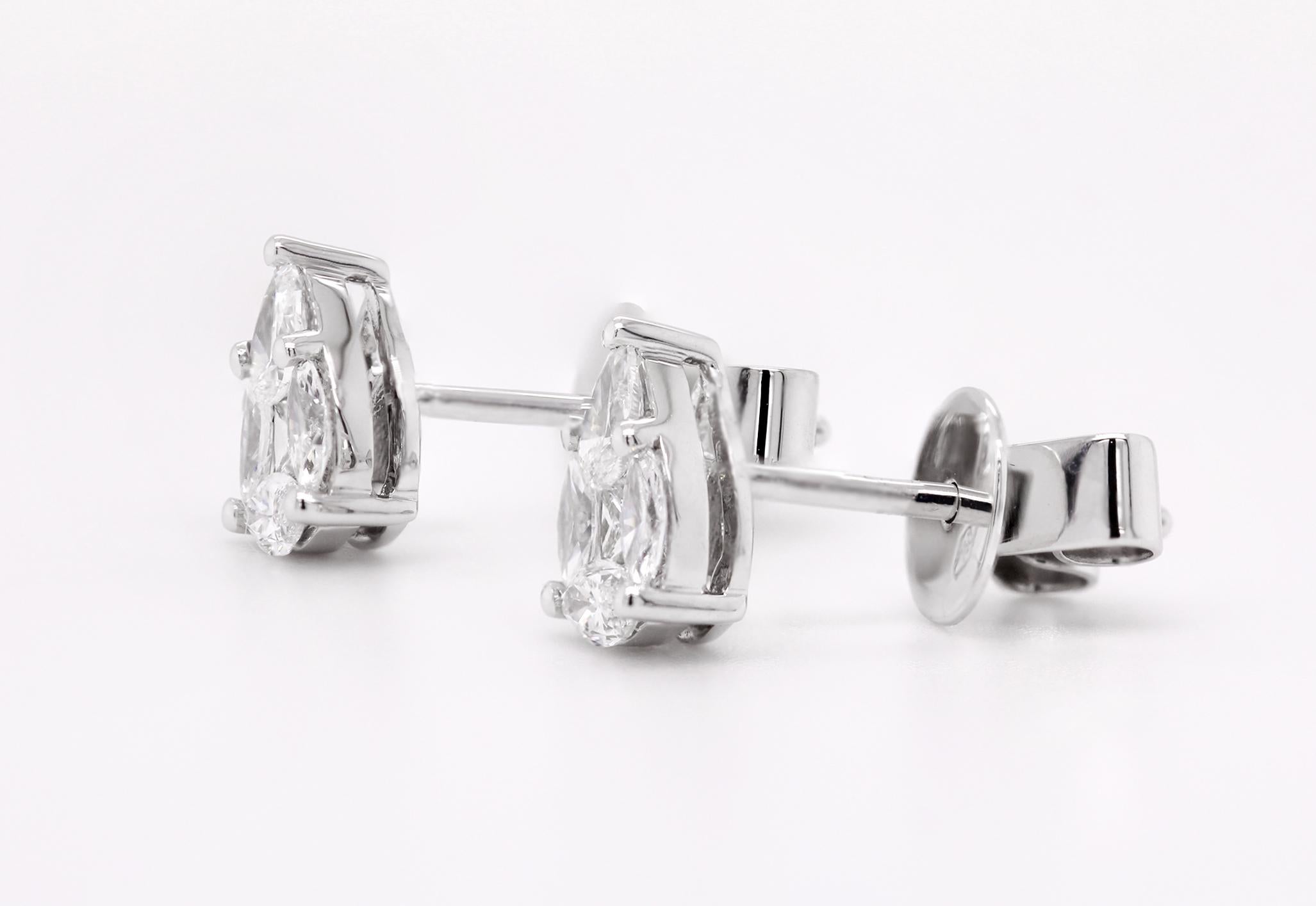 18ct White Gold Fancy Shape Natural Mined Diamond Stud Earrings in Pear Motif In New Condition For Sale In London, GB