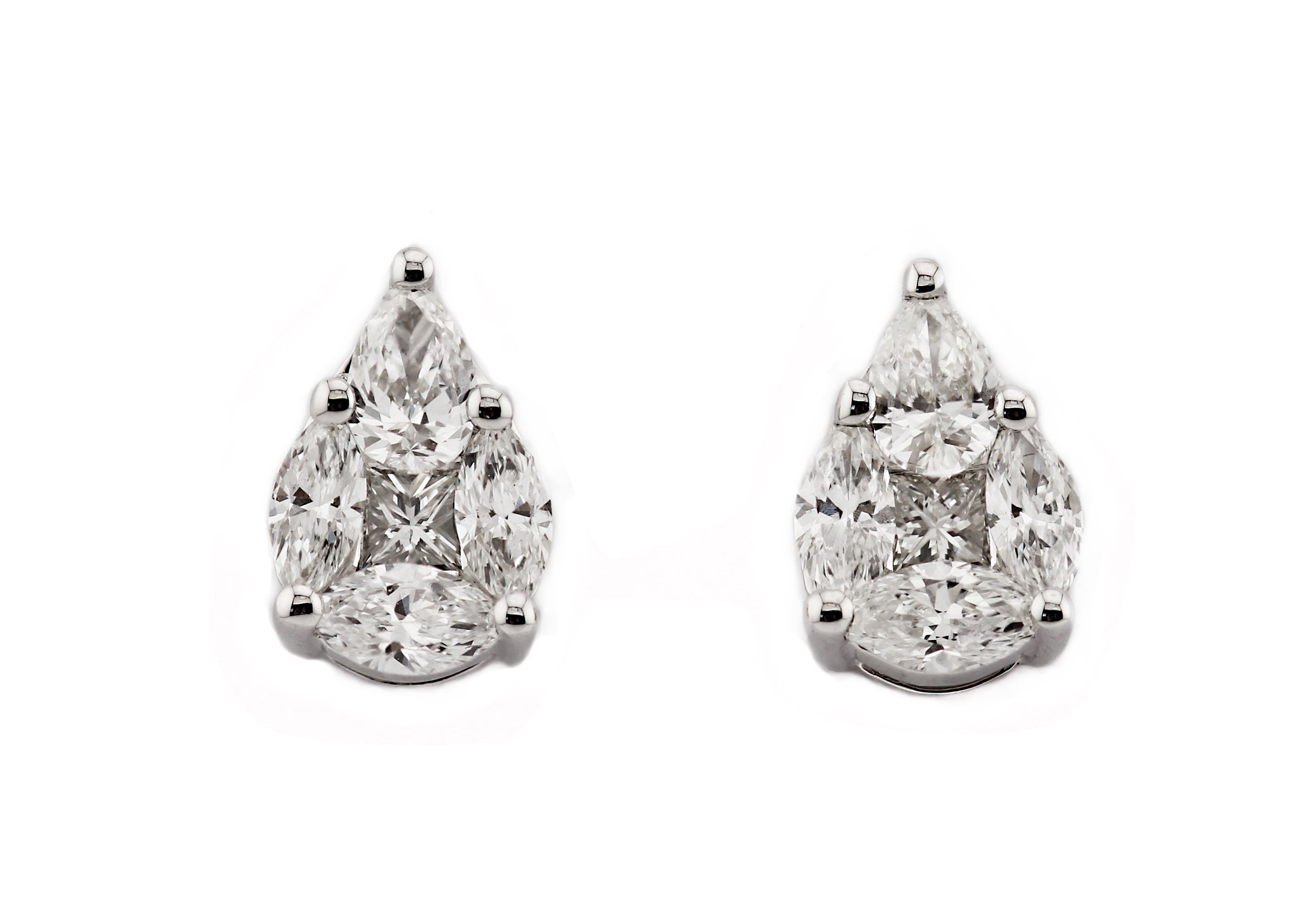18ct White Gold Fancy Shape Natural Mined Diamond Stud Earrings in Pear Motif For Sale