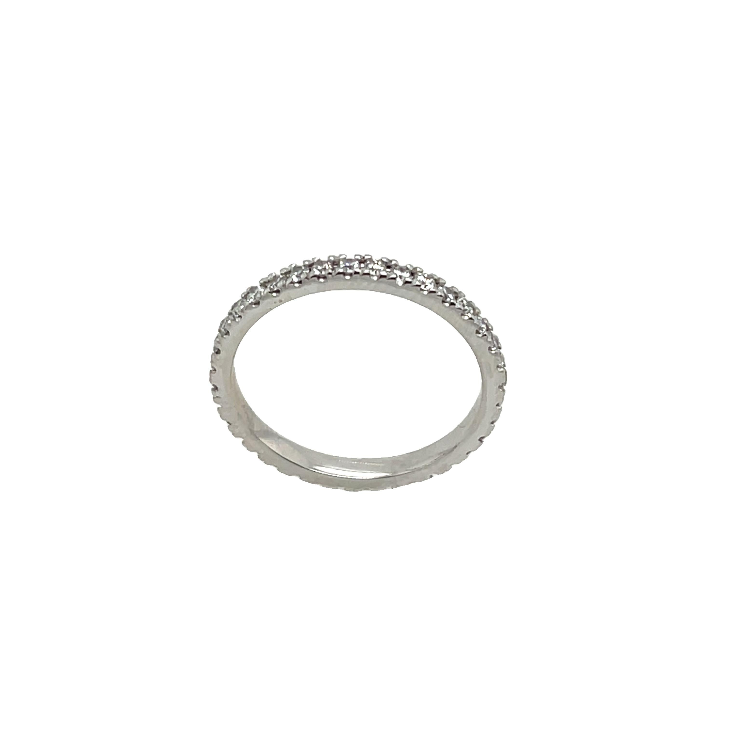 18ct White Gold Full Eternity Diamond Ring, Set With 0.28ct Diamonds In Excellent Condition For Sale In London, GB