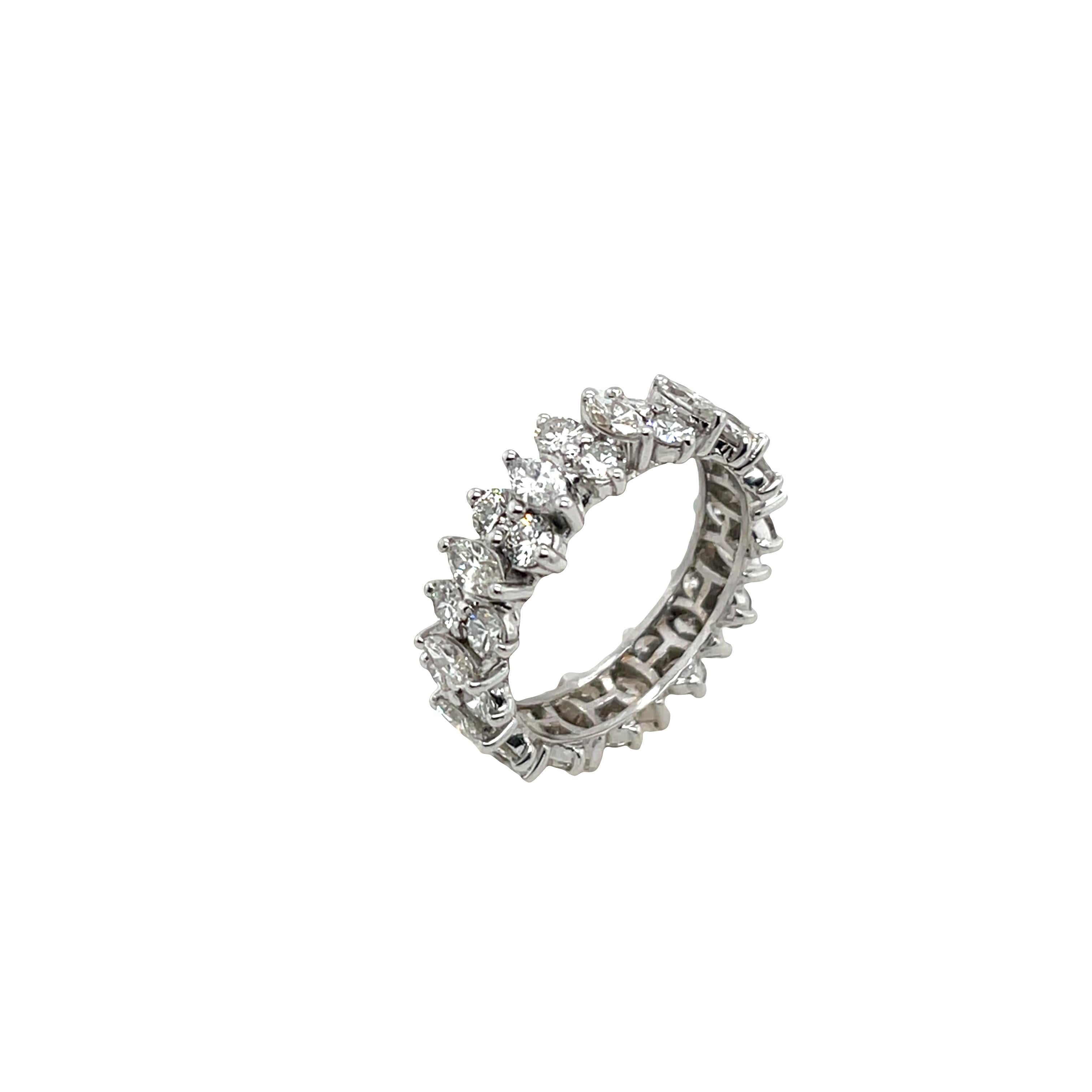 Anillo de Diamantes Eternidad Completa de Oro Blanco de 18 ct, Engastado con Diamantes Naturales de 3,0 ct Corte redondo en venta