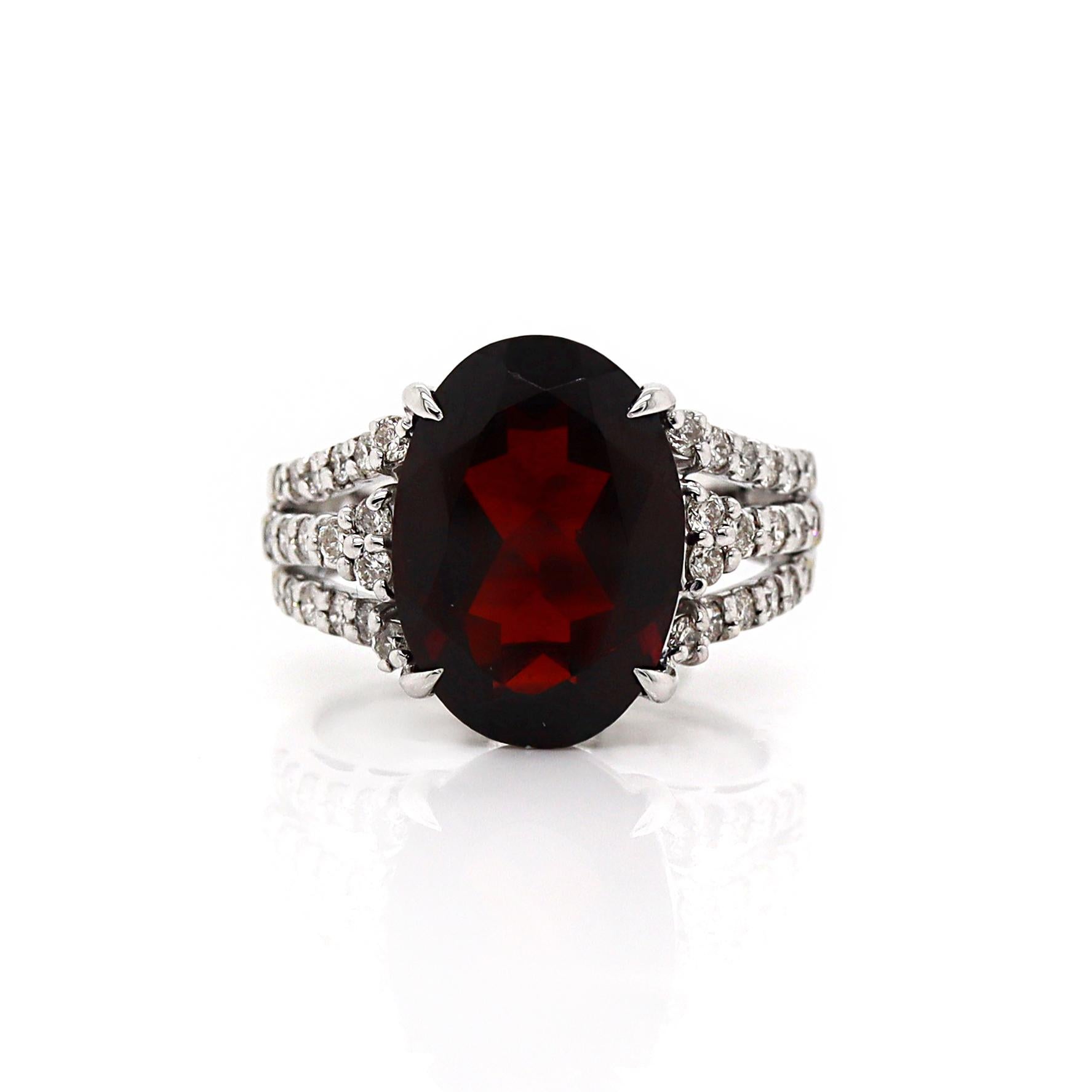 18CT White Gold Garnet And Diamond Cocktail Ring For Sale 1
