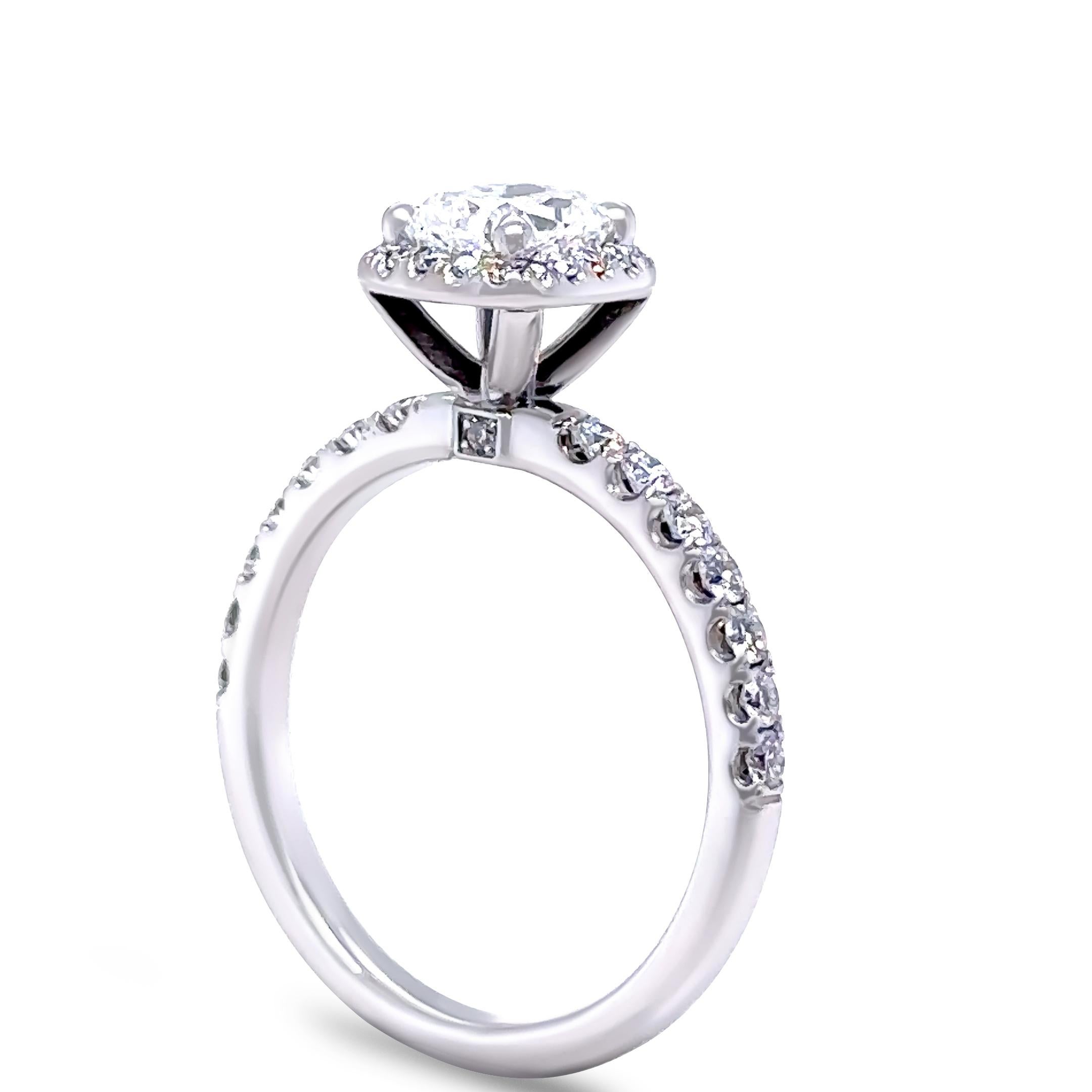 Anello di fidanzamento con diamante taglio cuscino in oro bianco 18ct GIA 1.52ct in vendita 5