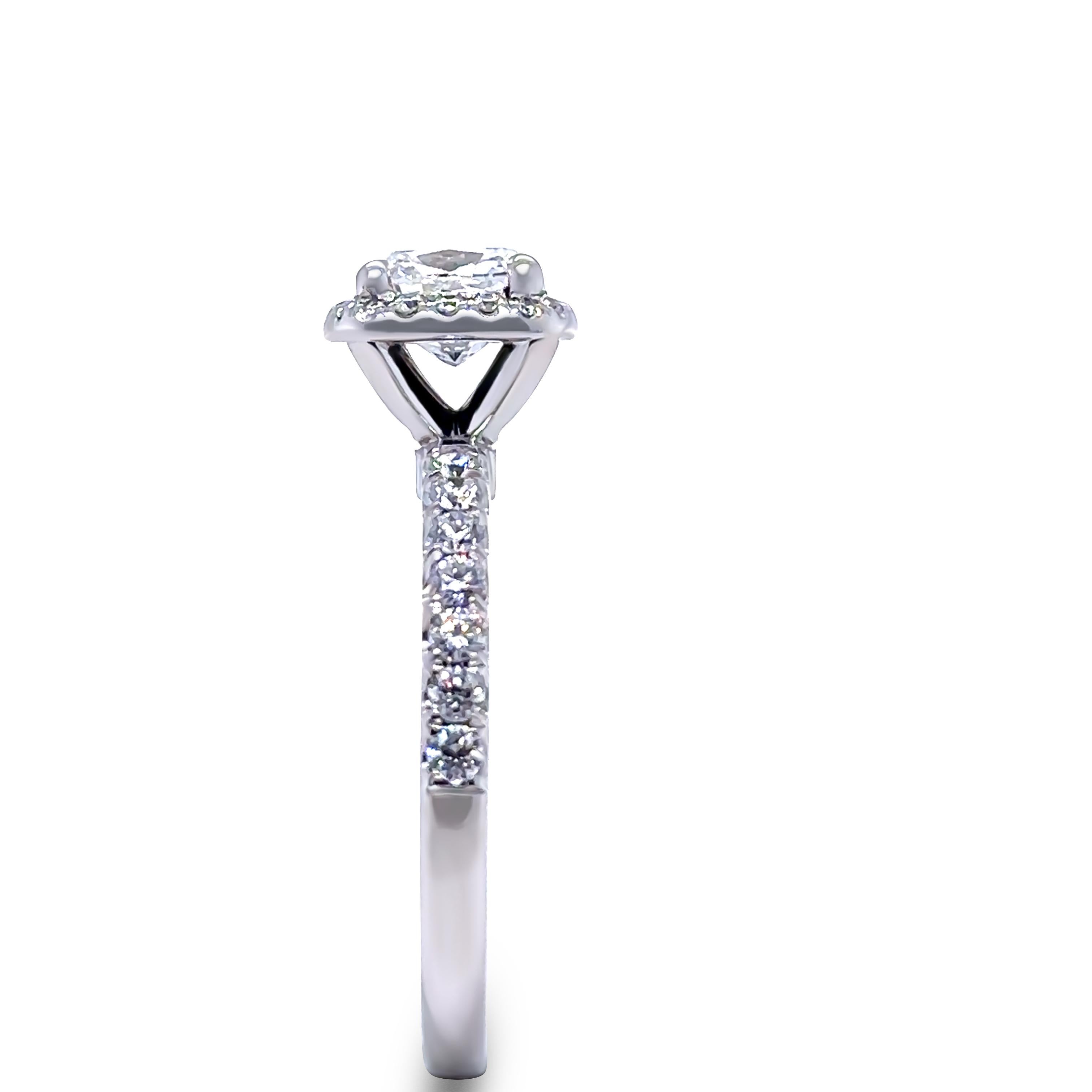 Anello di fidanzamento con diamante taglio cuscino in oro bianco 18ct GIA 1.52ct in vendita 3
