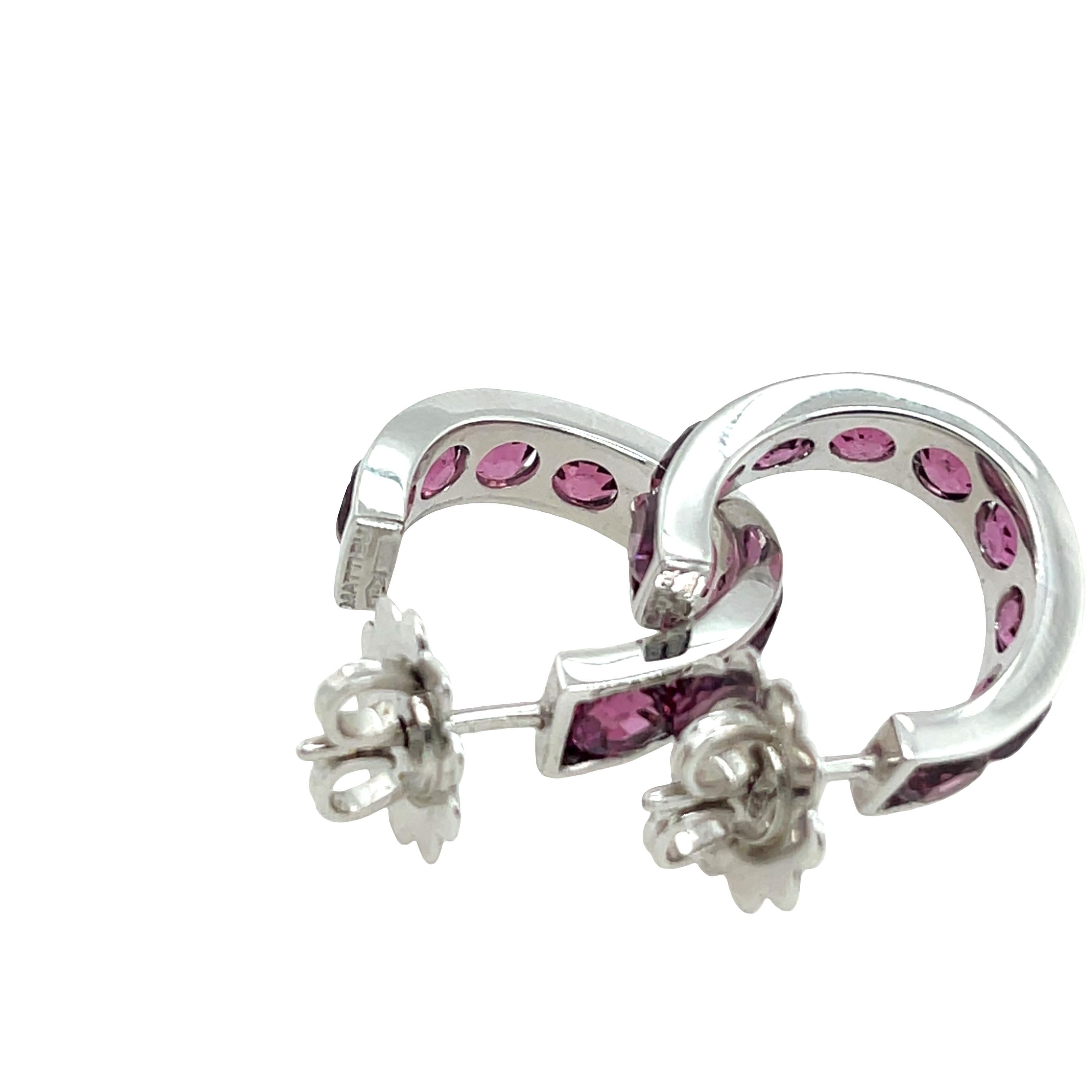 Orecchini a cerchio in oro bianco 18ct con zaffiri rosa naturali in vendita 4