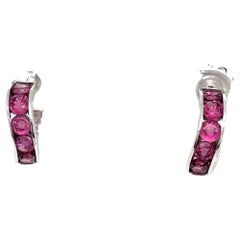 Orecchini a cerchio in oro bianco 18ct con zaffiri rosa naturali