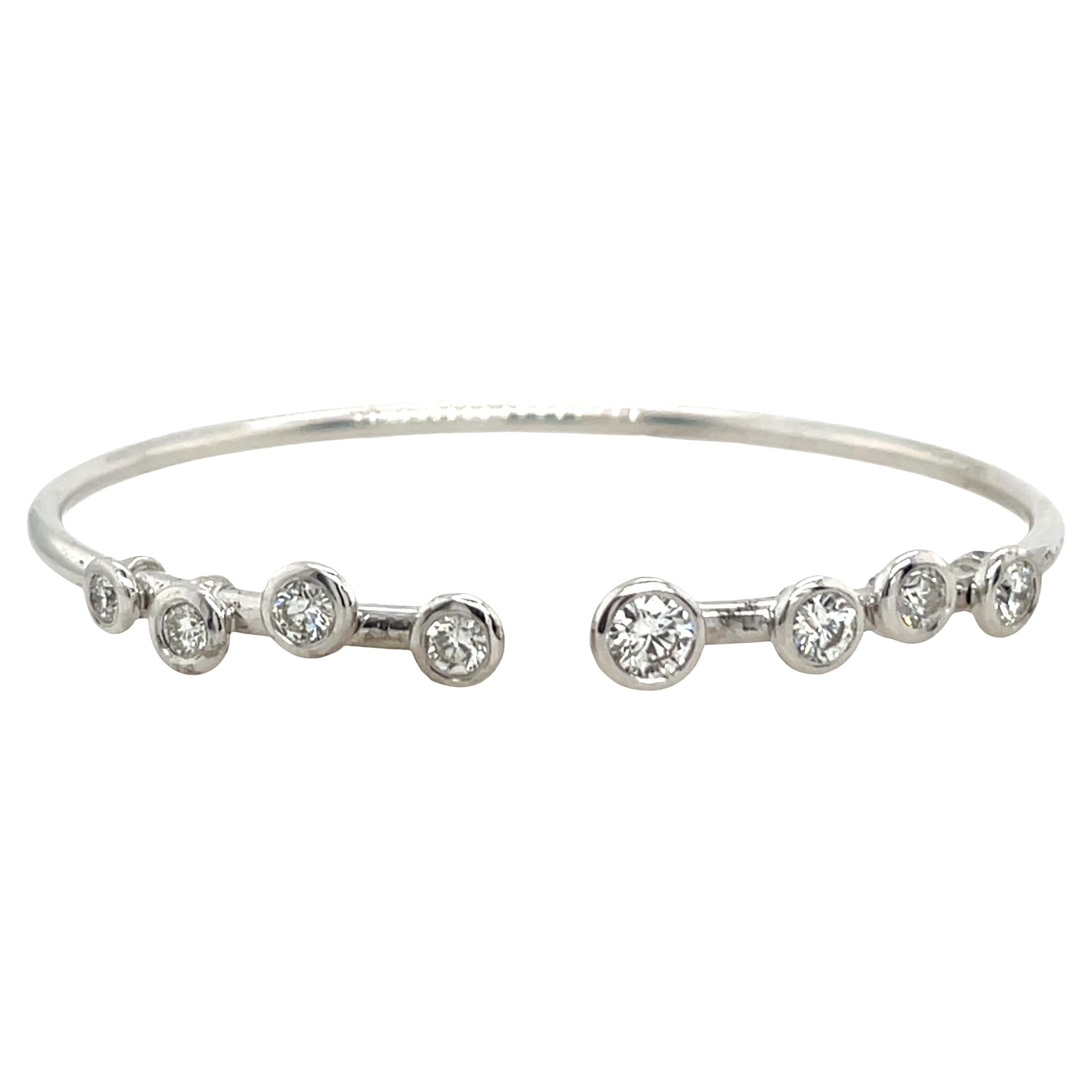 18ct White Gold Interlocking Diamond Bangle – 8 Natural Diamonds (1.30ct) en venta