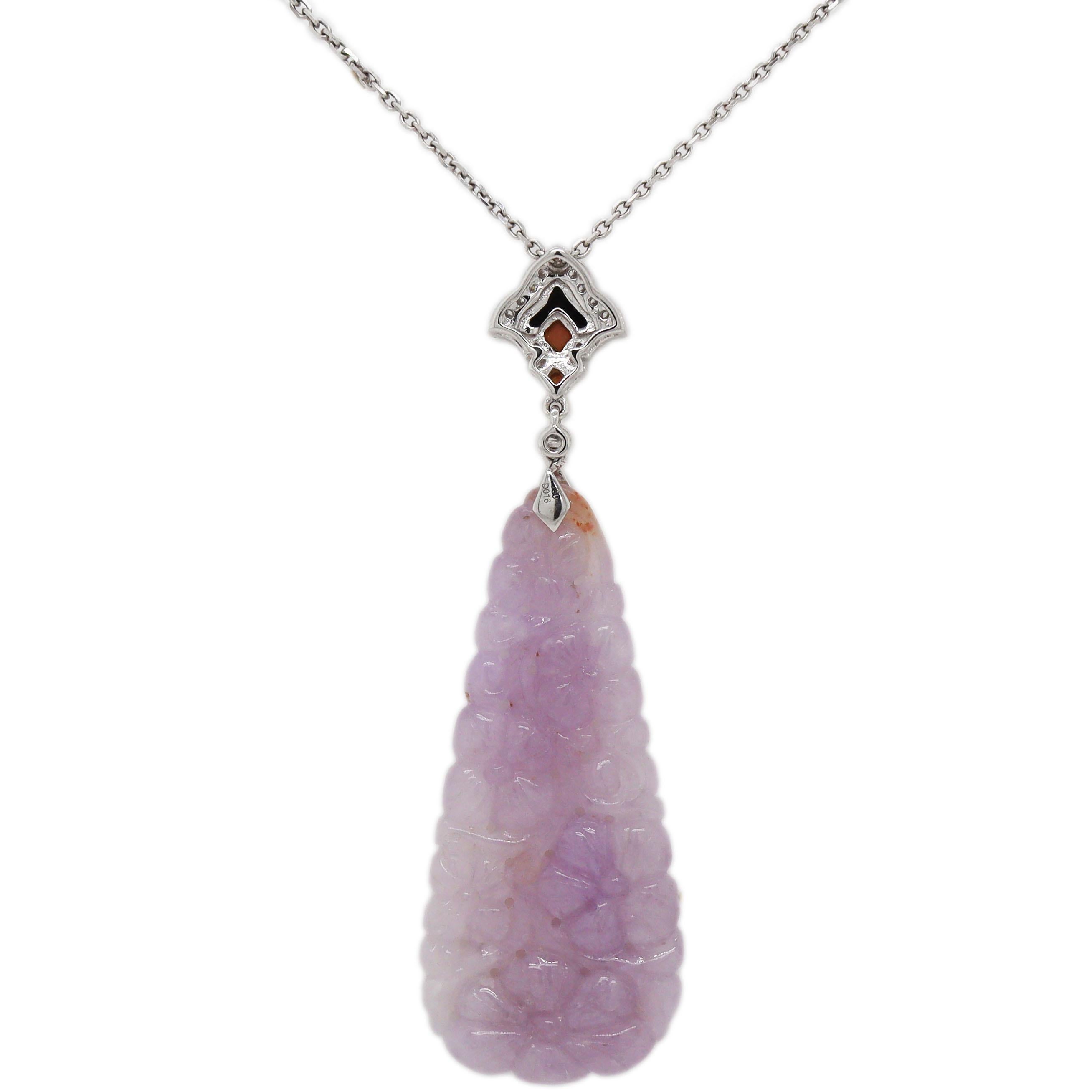 Ciondolo e collana in oro bianco 18 carati con giada lavanda, corallo, onice e diamanti In condizioni ottime in vendita a Sydney, NSW