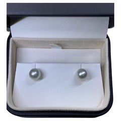 18 Karat Weißgold Hellgraue Tahiti-Zuchtperlen-Ohrstecker 7,5 mm