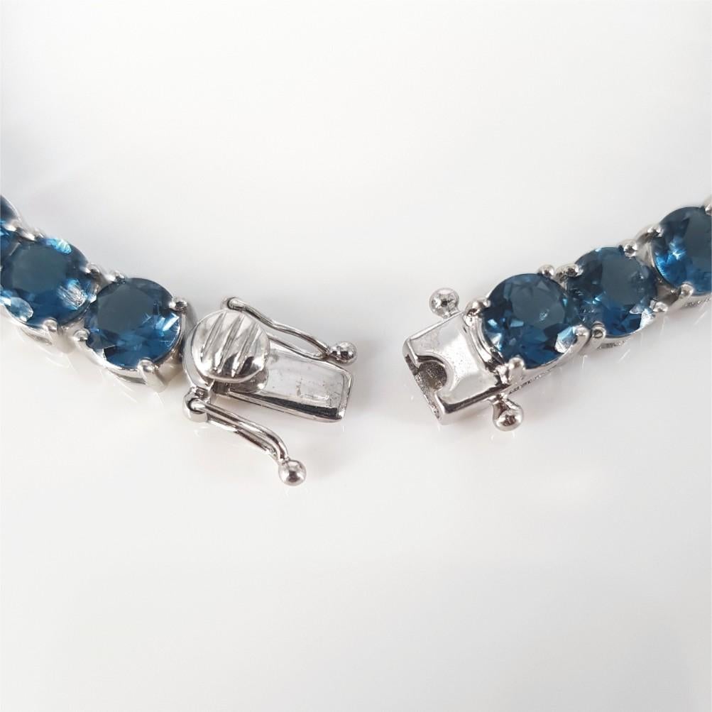 18 Karat Weißgold Londoner Blautopas-Tennisarmband 2