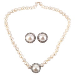 18ct White Gold Mabe Pearl 
Diamond Necklace and Earrings Set