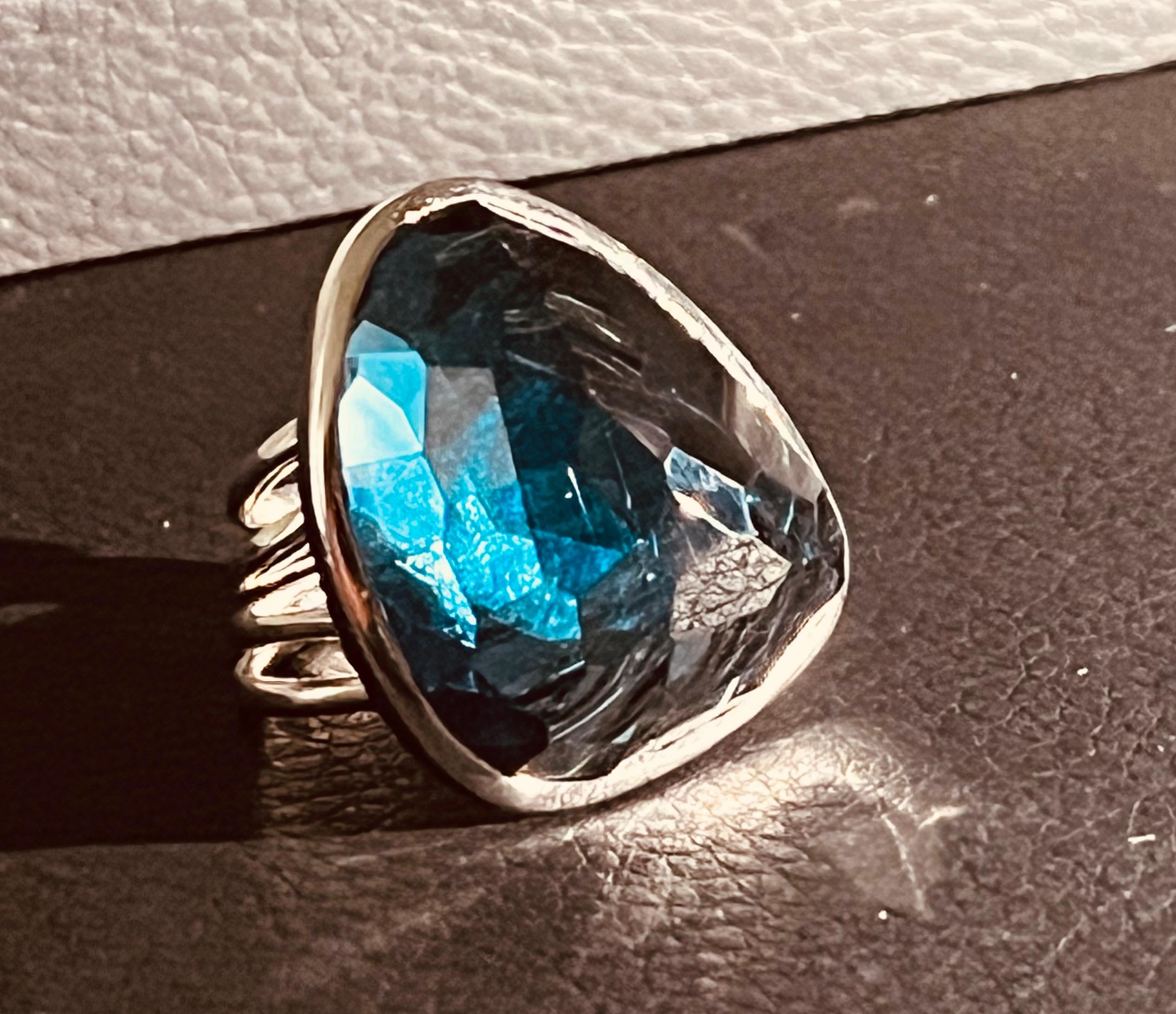 Cushion Cut 18ct White Gold Multi Faceted Blue Topaz Ring Of Irregular Triangular Shape  For Sale