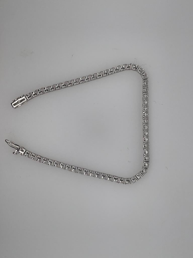 Bracciale tennis in oro bianco 18ct con diamanti naturali taglio brillante rotondo in vendita 7