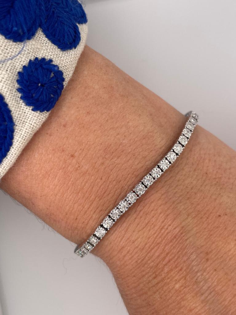 Bracciale tennis in oro bianco 18ct con diamanti naturali taglio brillante rotondo in vendita 9