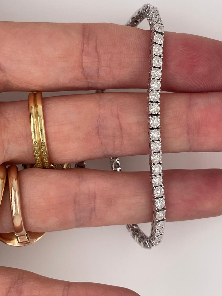 18 Karat Weißgold Natürlicher runder Brillantschliff Diamant-Tennisarmband im Angebot 12