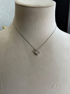 Pendentif fleur en or blanc 18ct diamant naturel blanc