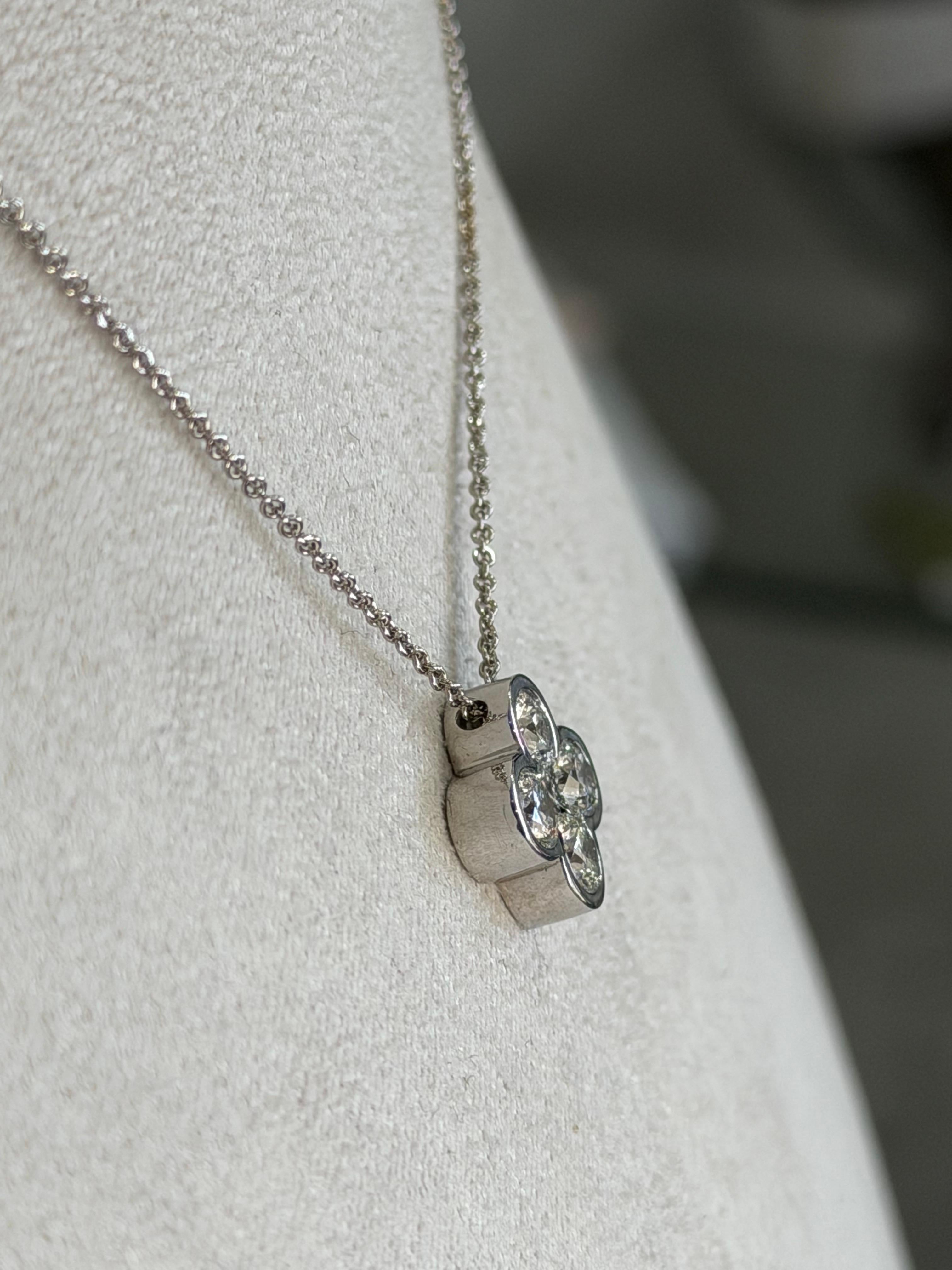 Colgante Flor Diamante Blanco Natural Oro Blanco 18ct Corte princesa en venta