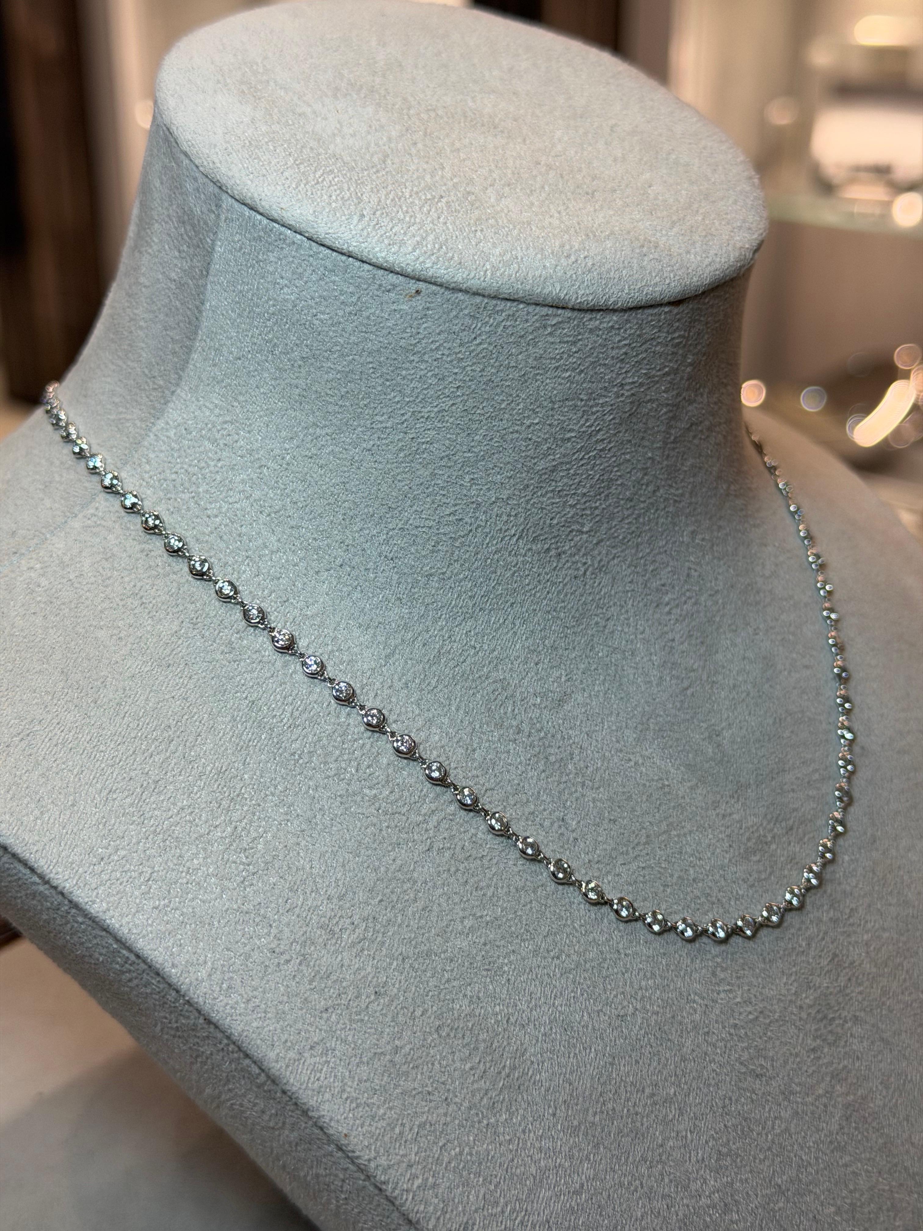 Collier en or blanc 18ct et diamant naturel blanc en vente 1