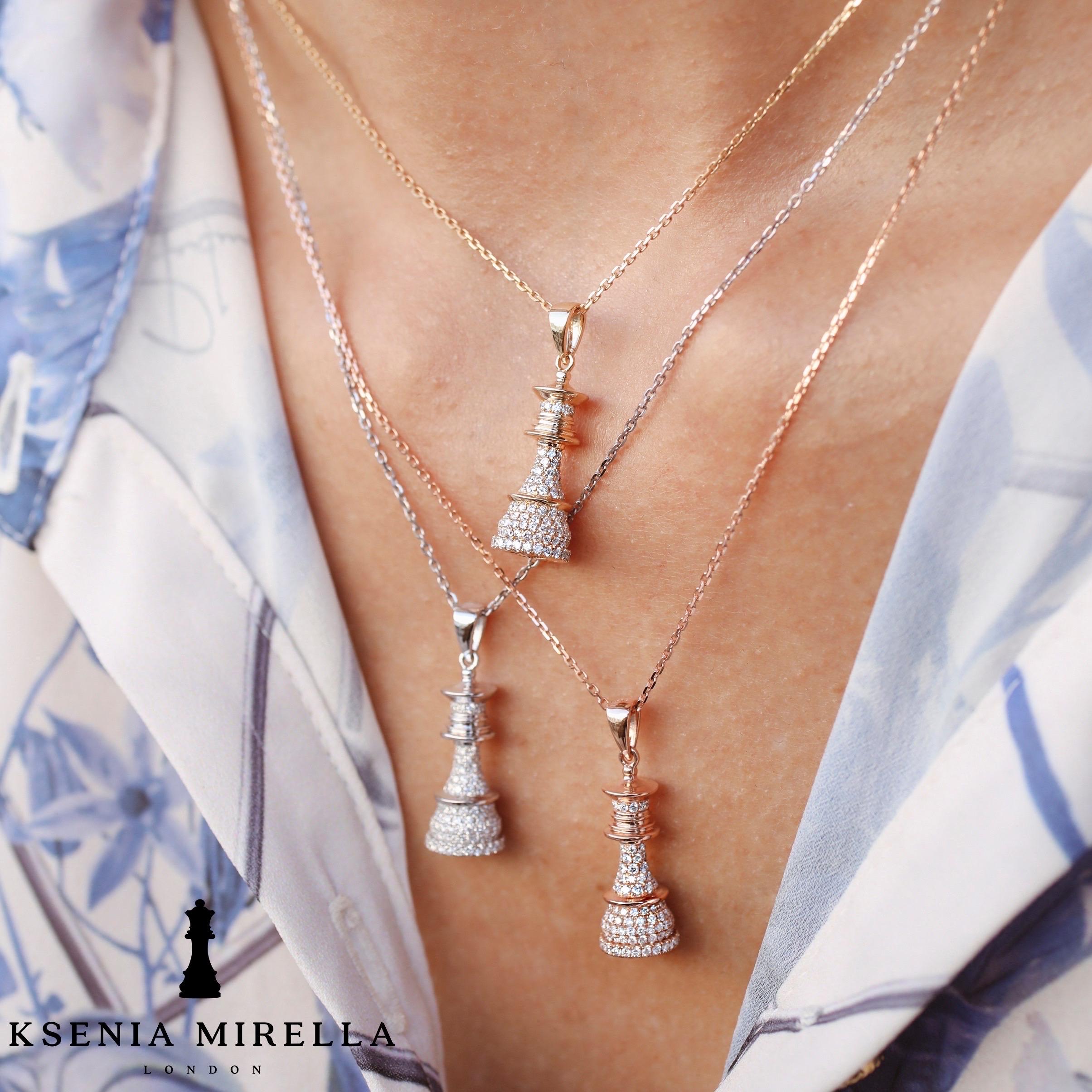 Collana Regina degli Scacchi con pave di diamanti naturali in oro bianco 18 ct. in vendita 3