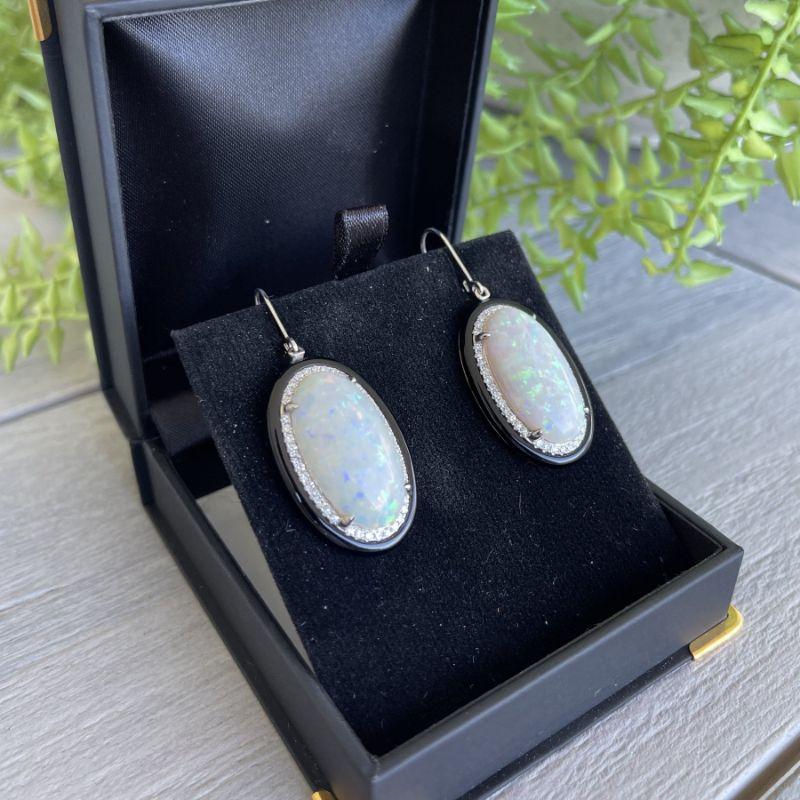 18ct White Gold Opal and Black Onyx Earrings In New Condition For Sale In Sydney, NSW