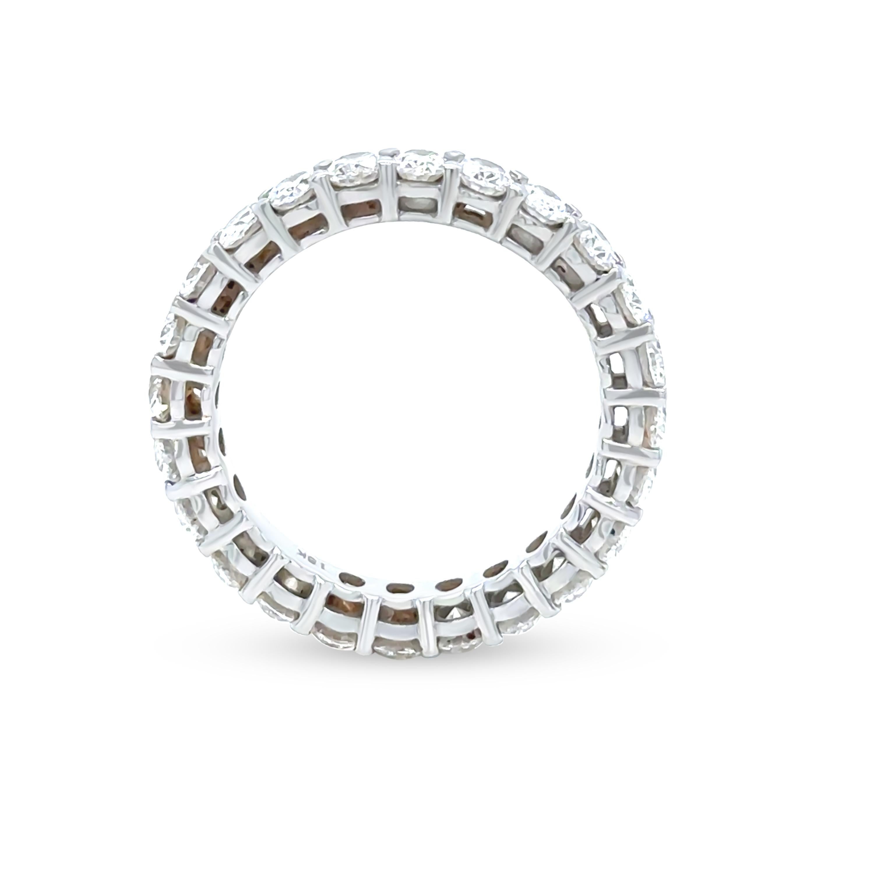 Anello Eternità con diamante ovale in oro bianco 18ct 3,45ct In condizioni ottime in vendita a SYDNEY, NSW