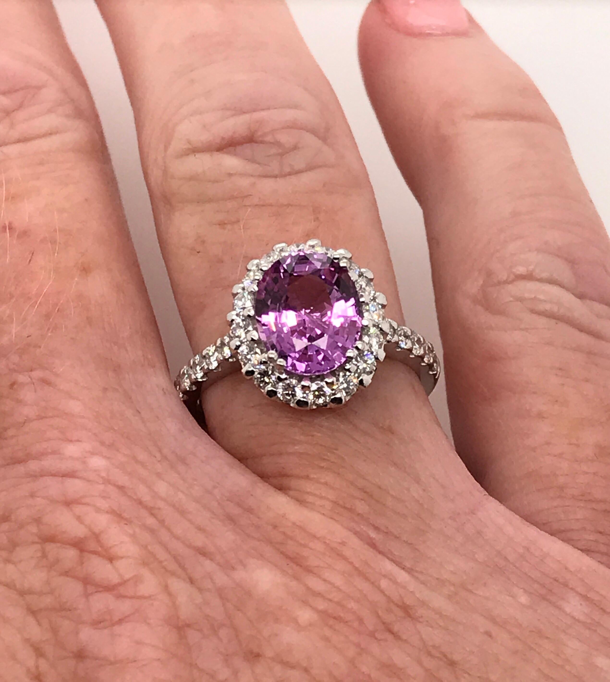 18 Carat White Gold Oval Pink Sapphire and Brilliant Cut Diamond Cluster Ring In New Condition In Armadale, Victoria