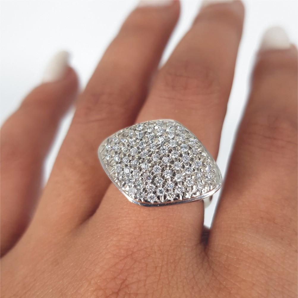 18ct White Gold Pave Diamond Ring  For Sale 6