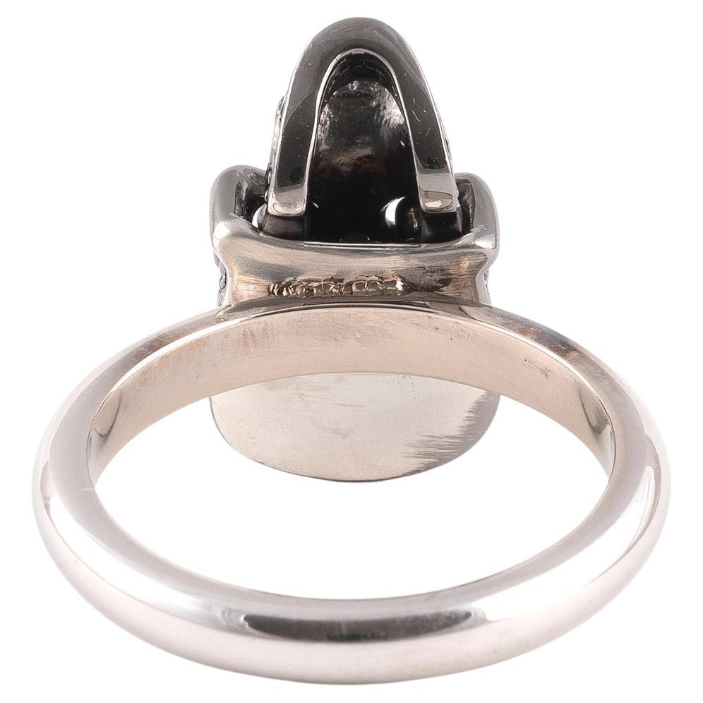 18 Karat Weißgold Ring mit schwarzem Diamantschädel in Pavé-Fassung und Rubin-Augen (Zeitgenössisch) im Angebot