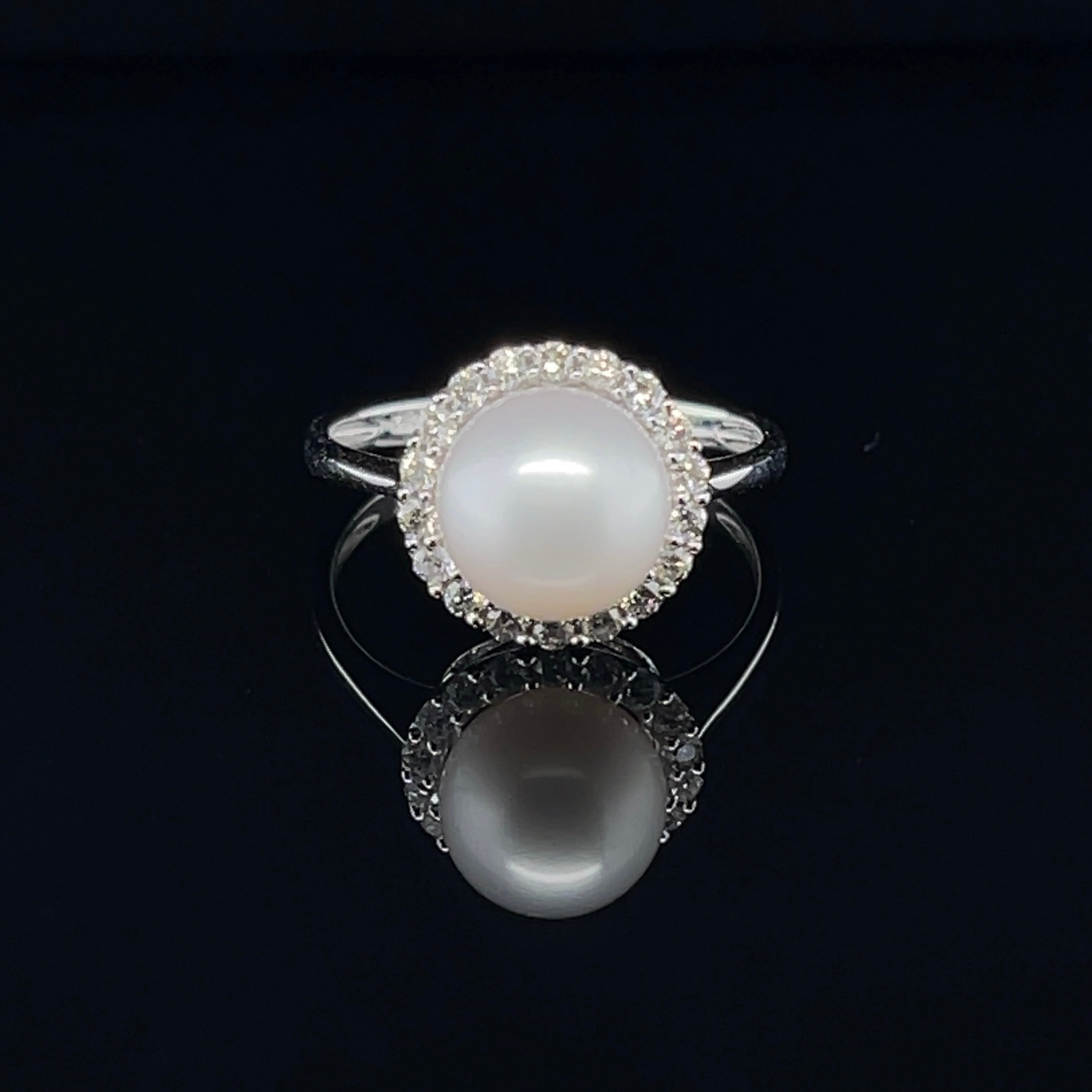For Sale:  18ct White Gold Pearl and Diamond Ring
