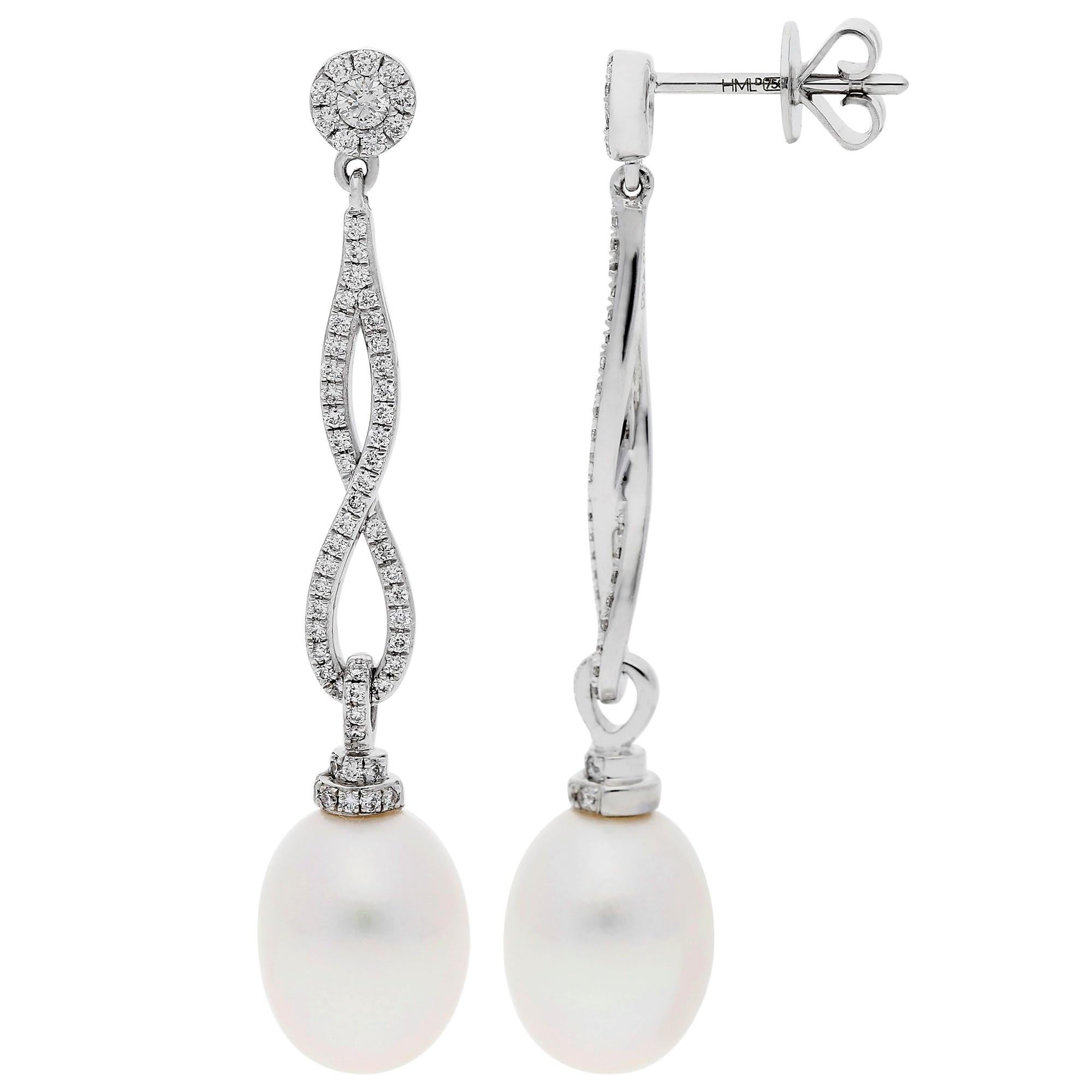 18ct Weißgold Perle & Diamant Unendlichkeit Tropfen Ohrringe

Umarmen Sie zeitlose Eleganz mit unseren 18 Karat Weißgold Perlen- und Diamanttropfen-Ohrringen, ein Symbol für unendliche Raffinesse. Jeder Ohrring besteht aus einer glänzenden, prallen