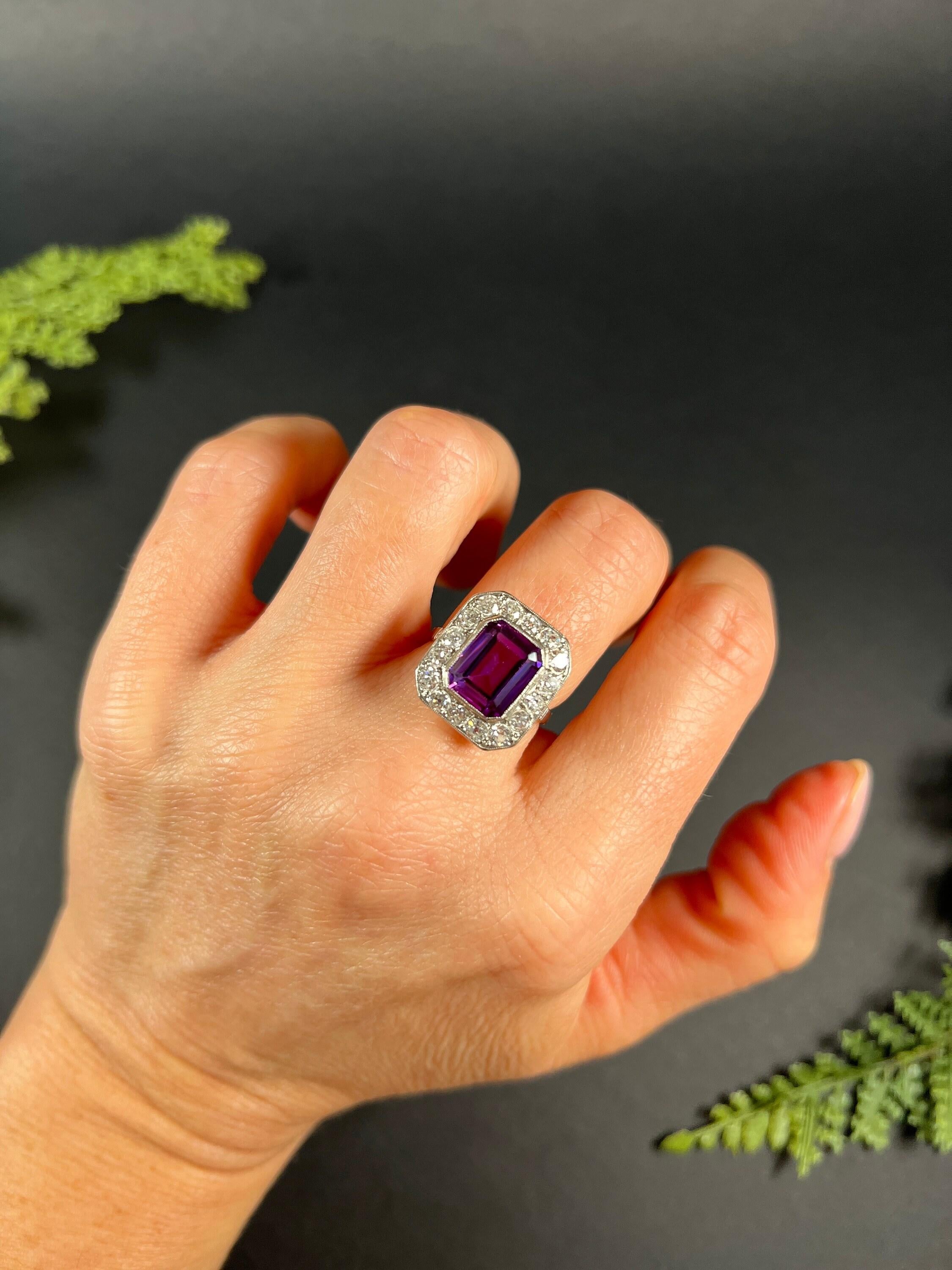 18ct White Gold & Platinum 1920s Amethyst Diamond Rectangular Cluster Halo Ring For Sale 1