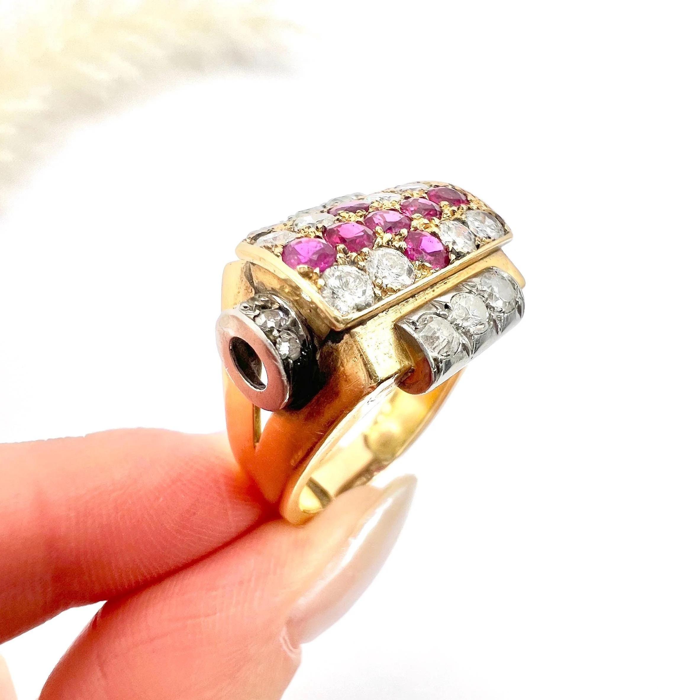 Anello da cocktail con croce di diamanti e rubini in oro bianco 18ct e platino, Francia anni '30 in vendita 5