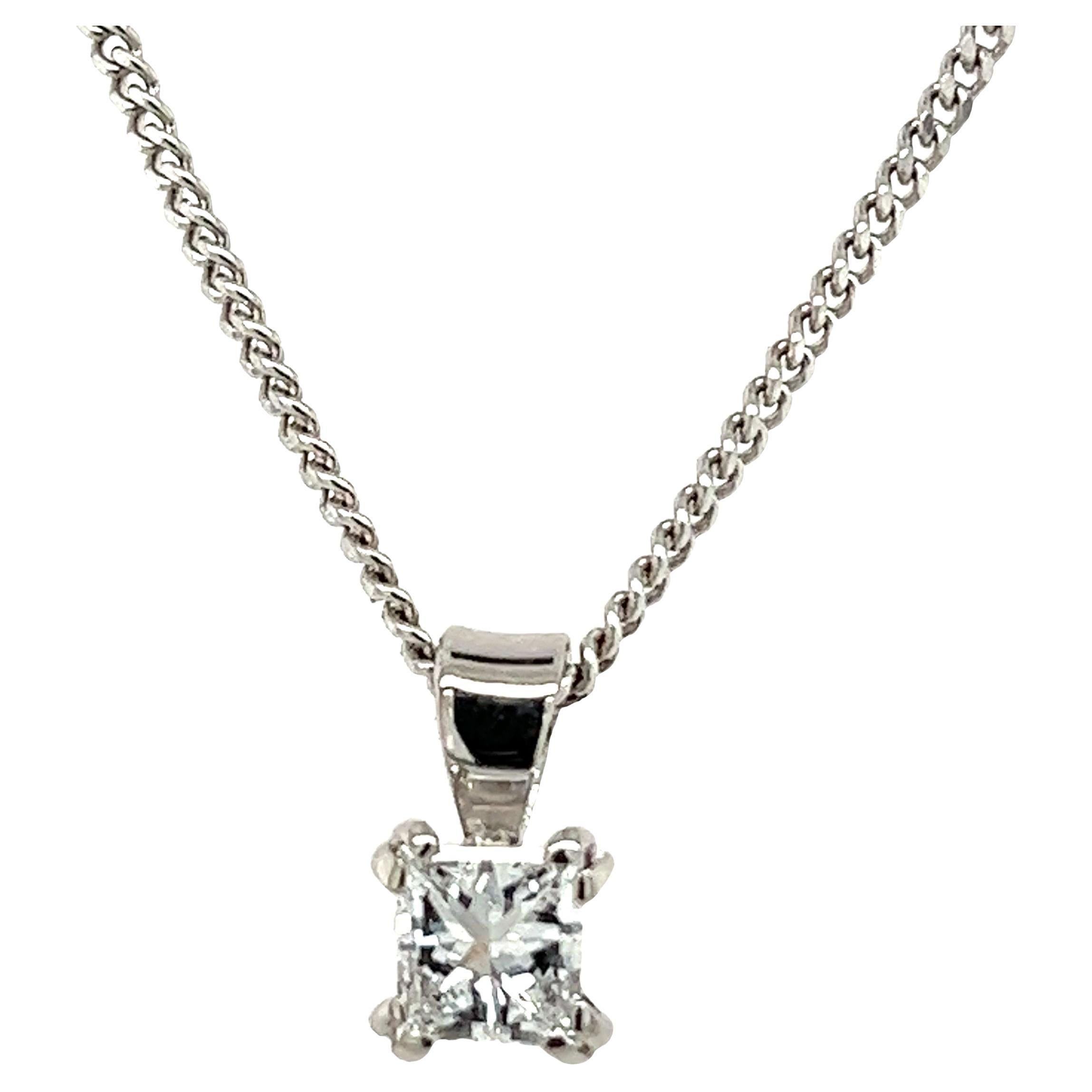 18ct White Gold Princess Cut Diamond Pendant Set With 0.49ct F/VS Diamond For Sale