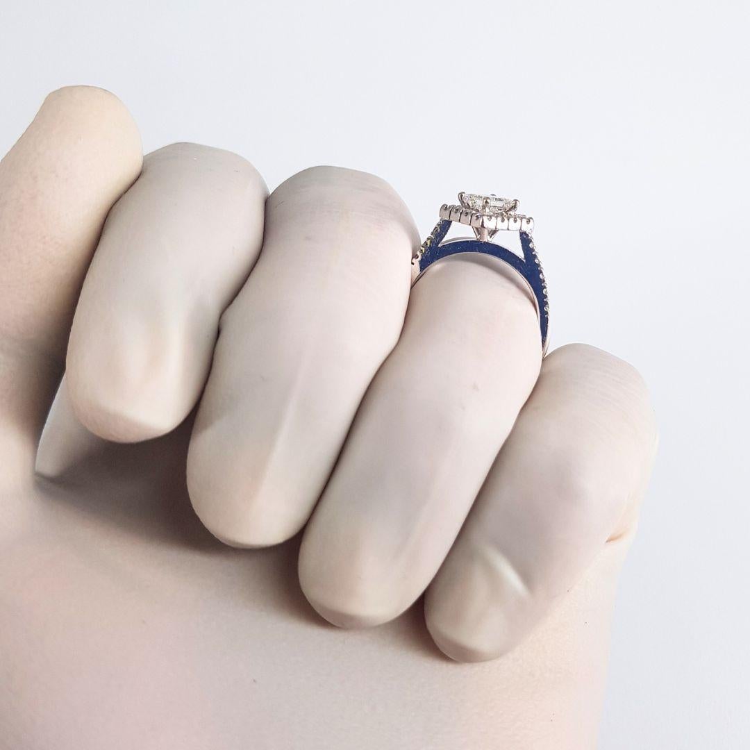 18ct White Gold Princess Cut Diamond Ring For Sale 6