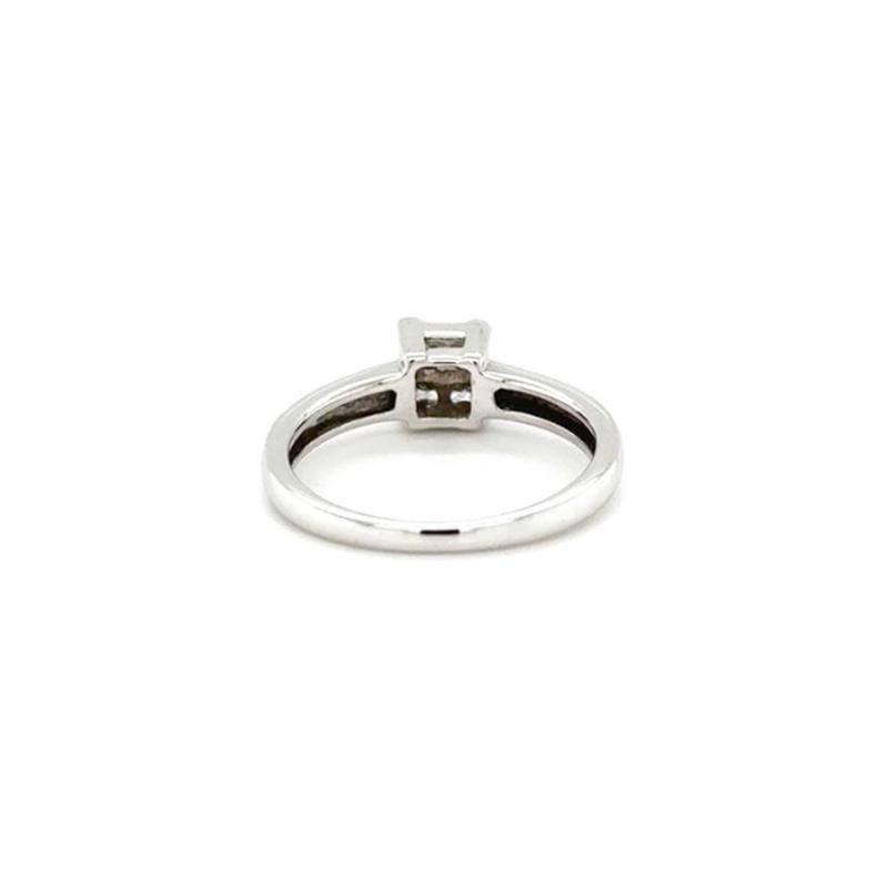 Diamantring aus 18 Karat Weißgold mit Prinzessinnenschliff (Zeitgenössisch) im Angebot