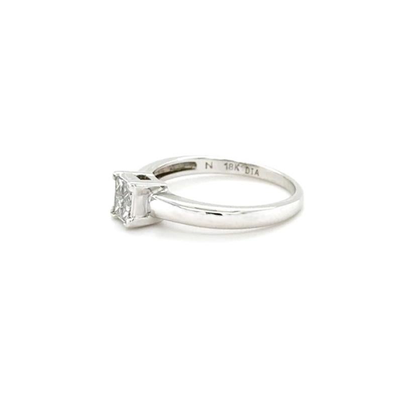 Diamantring aus 18 Karat Weißgold mit Prinzessinnenschliff (Carréschliff) im Angebot