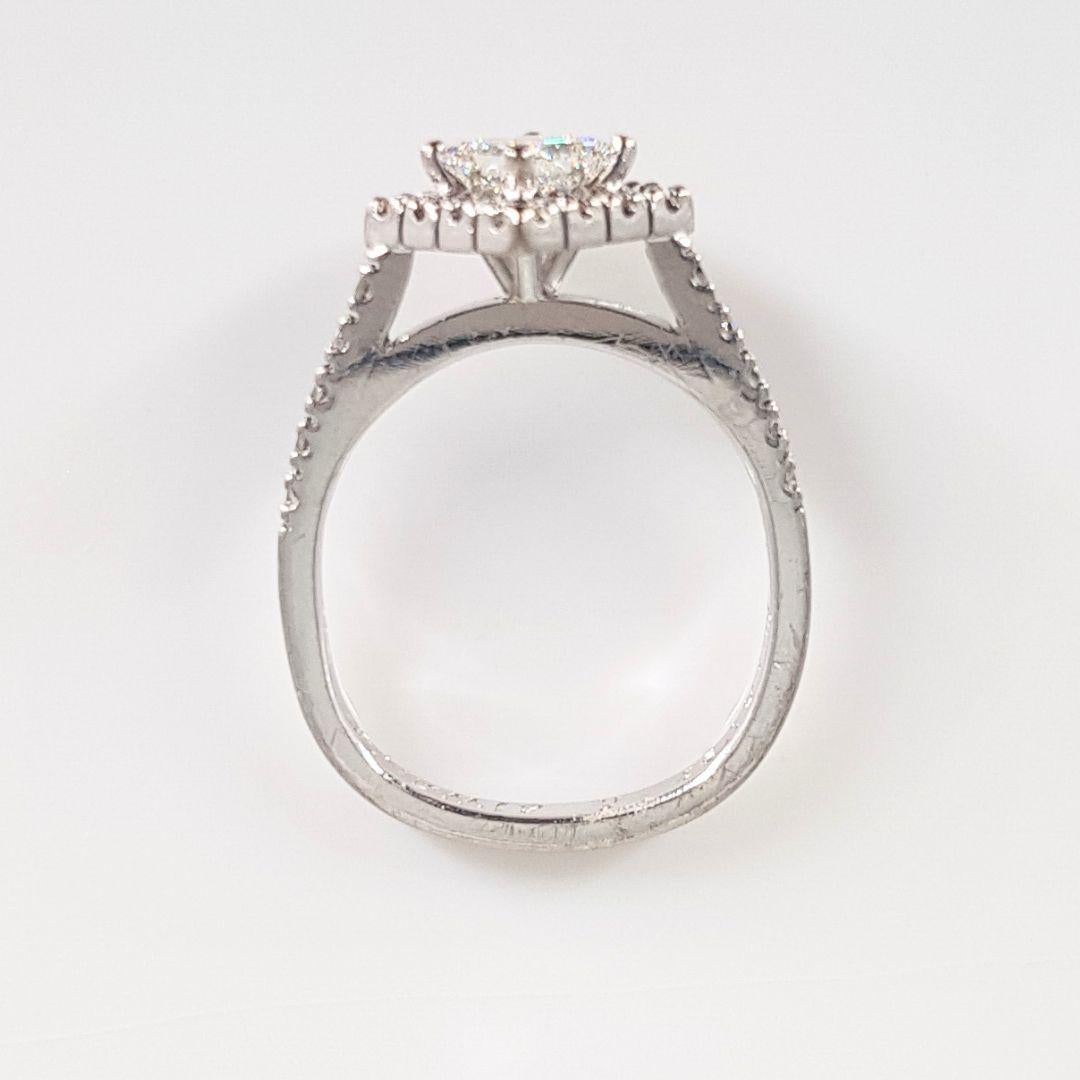 18ct White Gold Princess Cut Diamond Ring For Sale 1