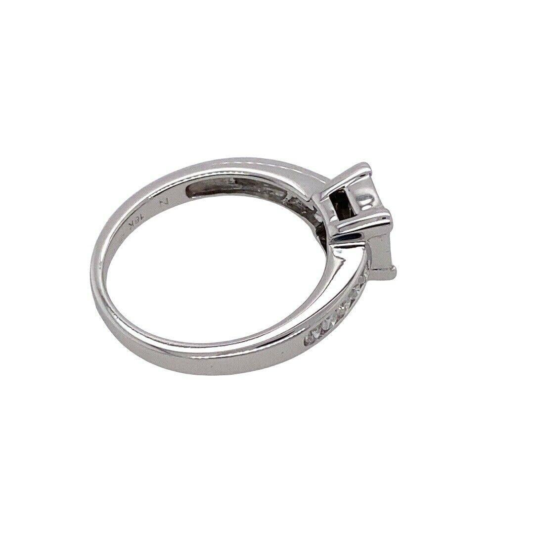 18ct White Gold Princess Cut Diamond Solitaire Ring Set with 0.75ct In Excellent Condition For Sale In London, GB