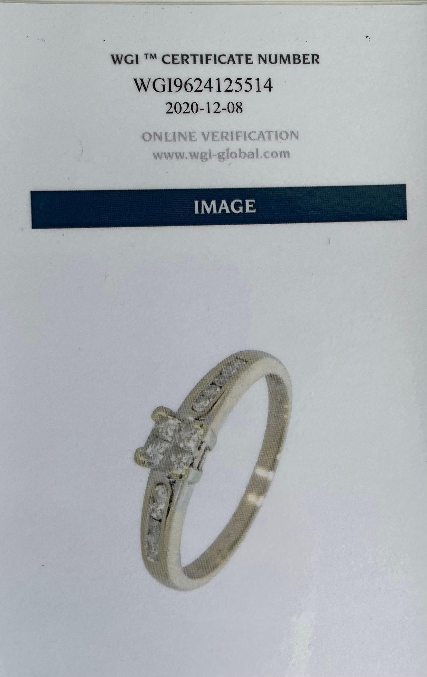 Ring aus 18 Karat Weißgold 0,32 Karat natürliche Diamanten im Prinzessschliff WGI-Zertifikat im Angebot 9