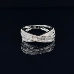 18ct White Gold Ring with 0.19ct and 0.20ct Diamonds